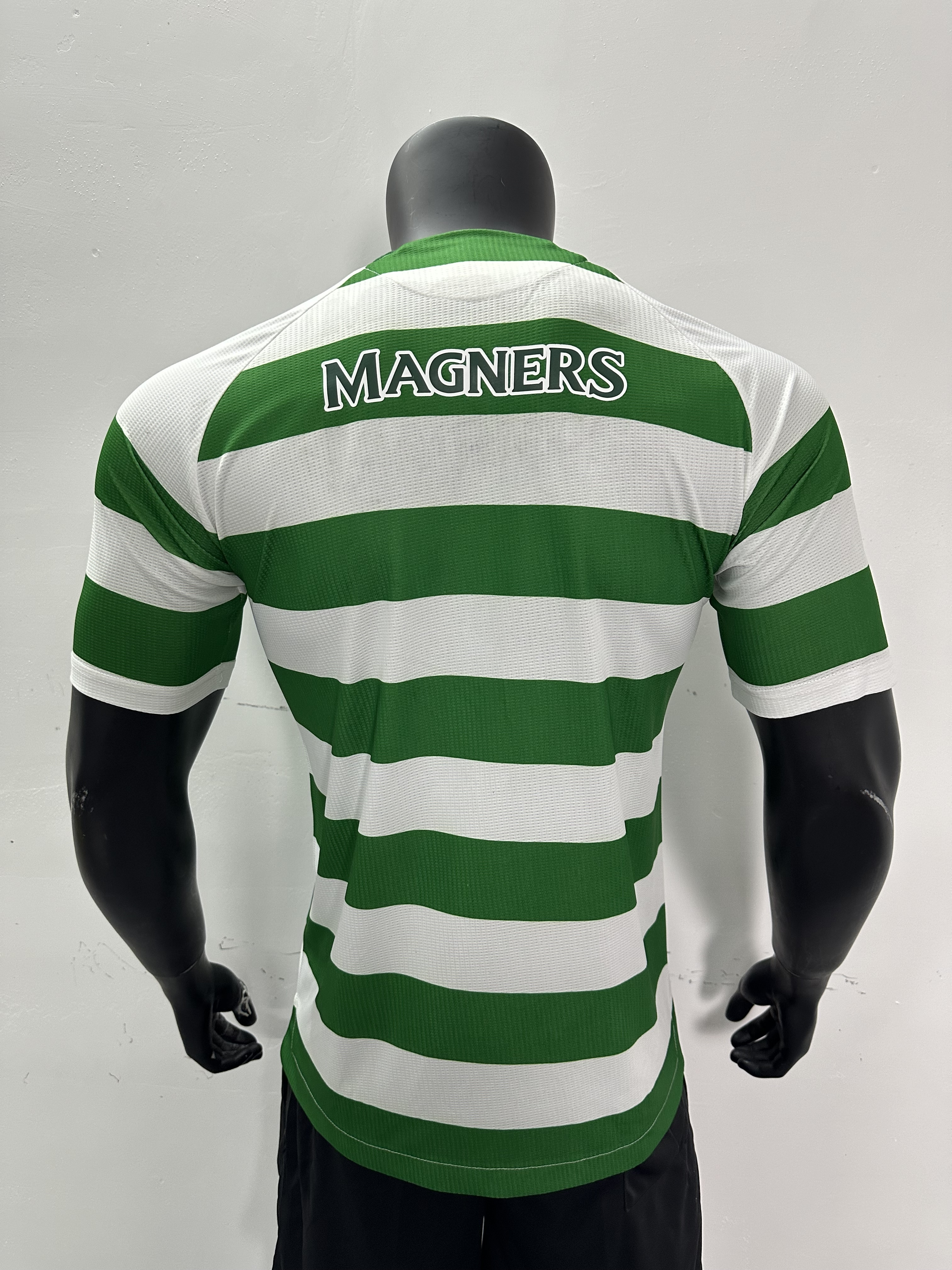 Camiseta Celtic, Local 24-25