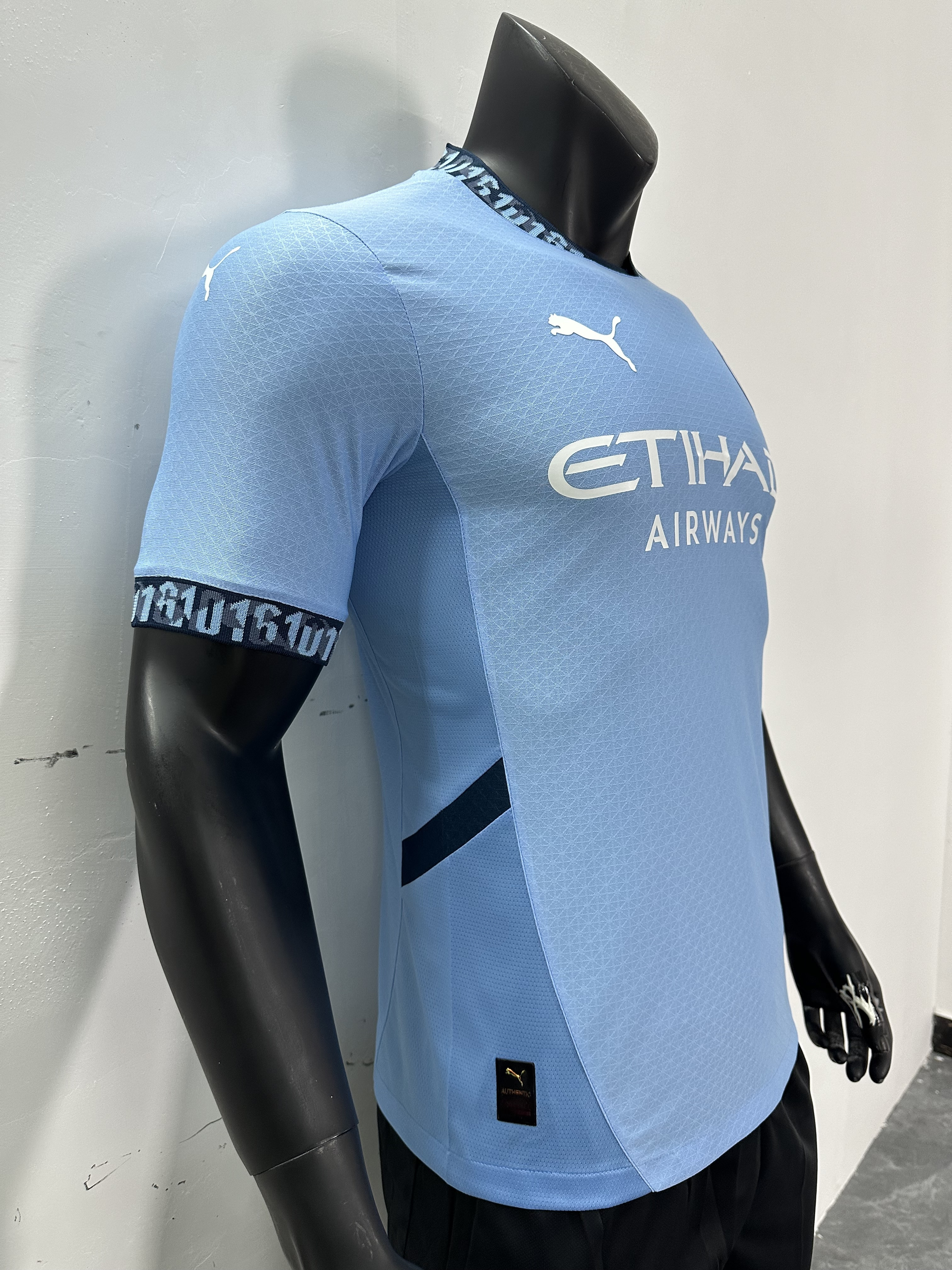 Camiseta Manchester City, Local 24-25