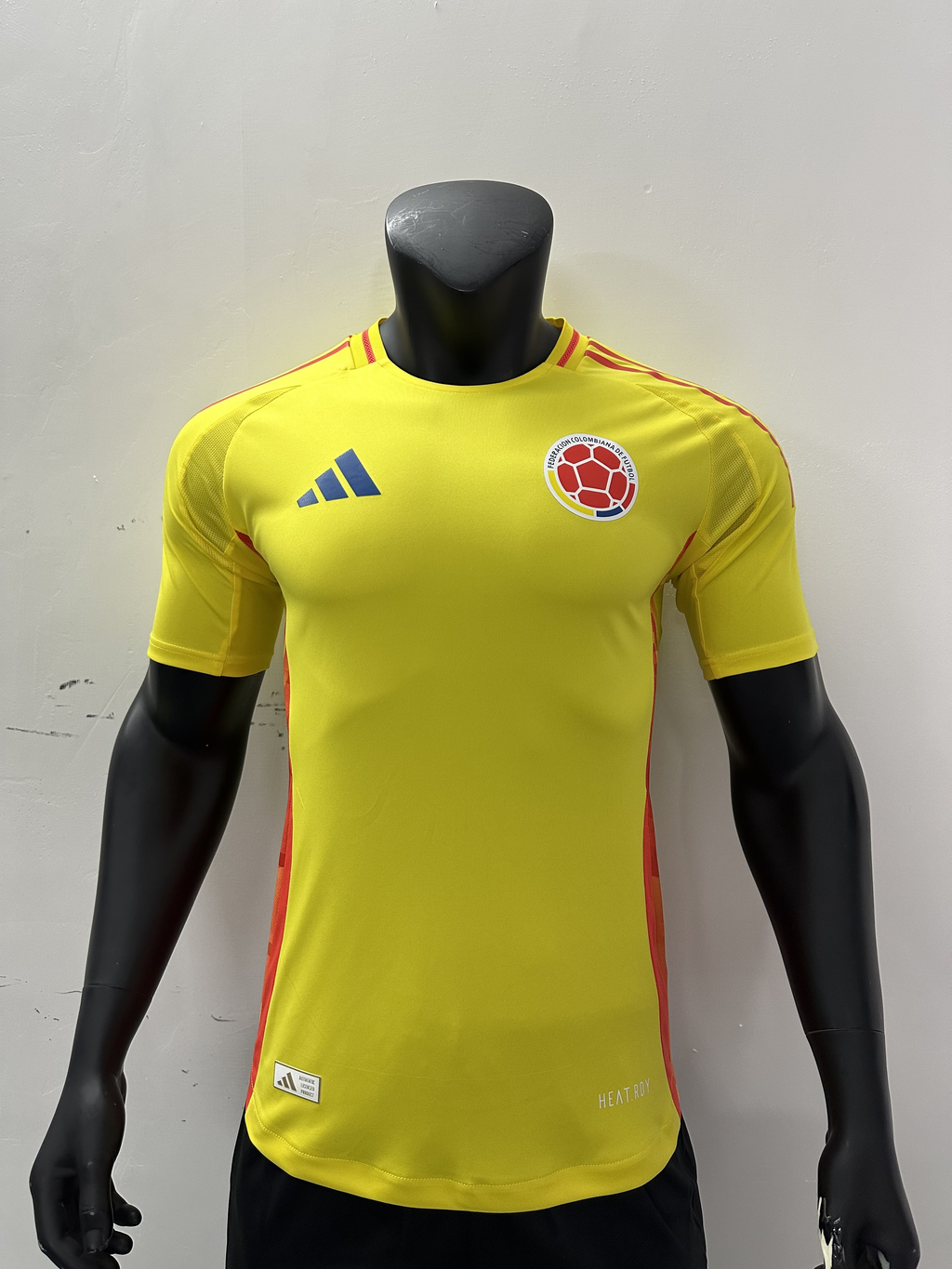 Camiseta Colombia, Local 24-25