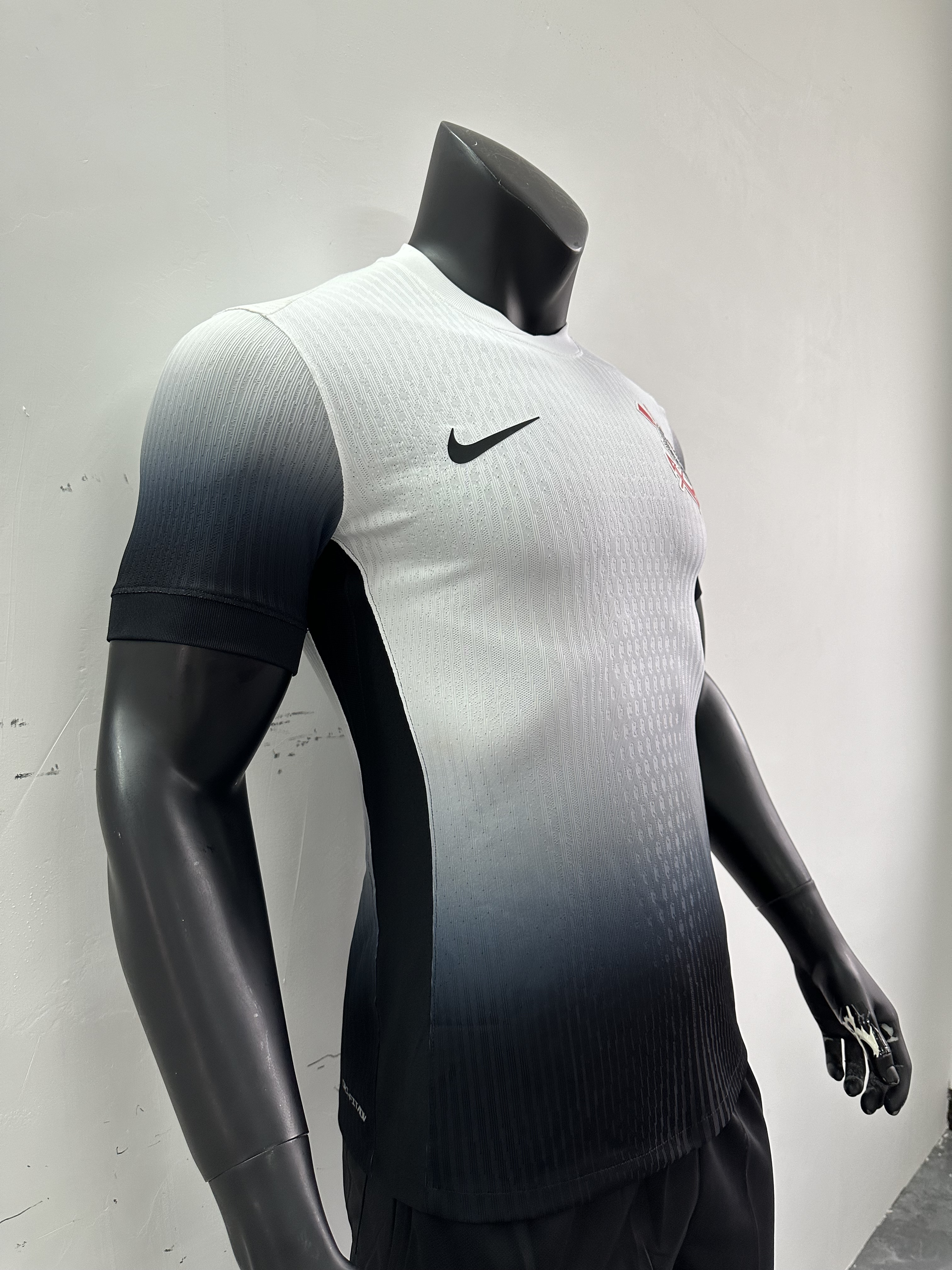 Camiseta Corinthians, Local 24-25