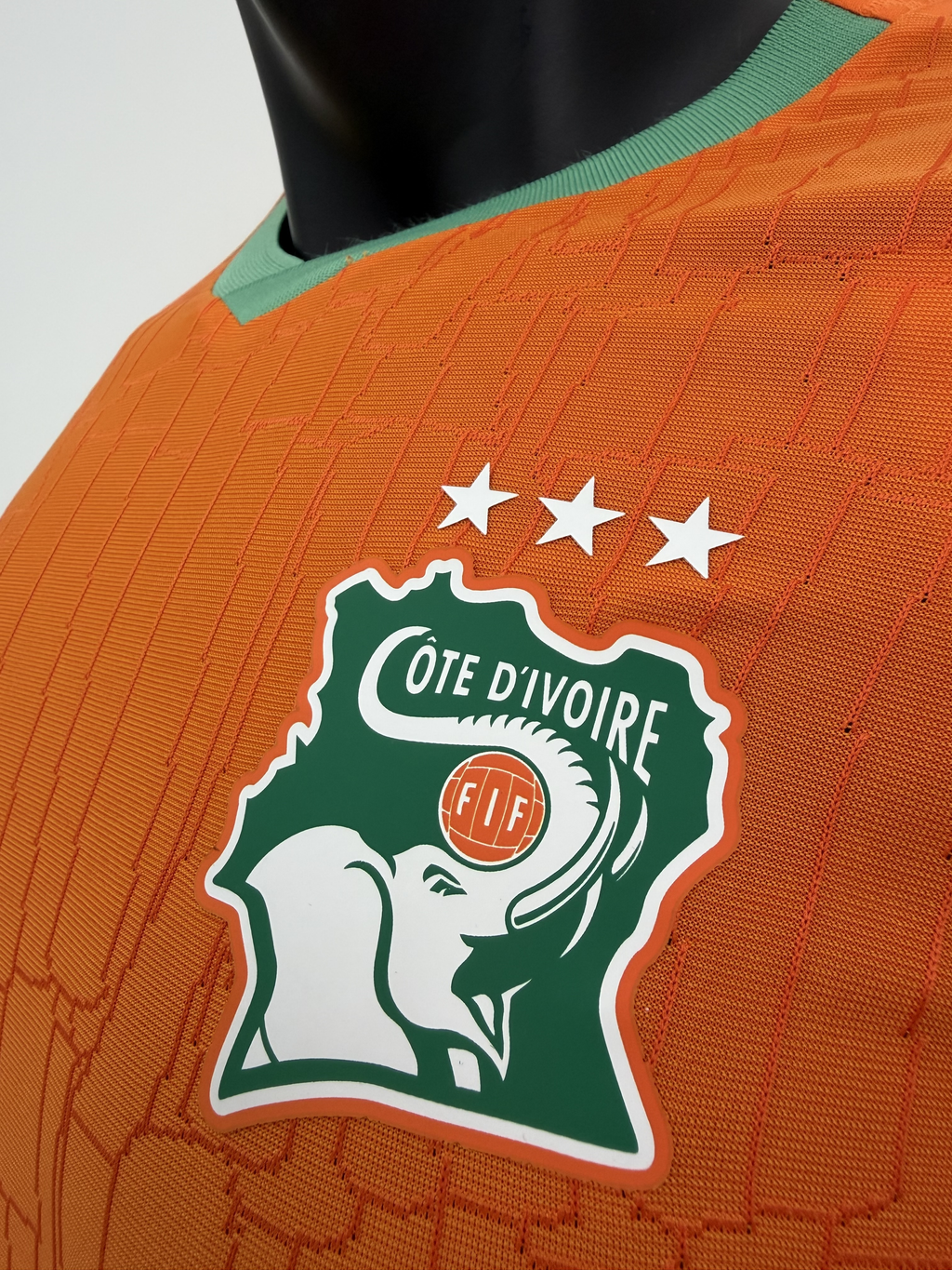 Camiseta Costa de Marfil, Local 24-25