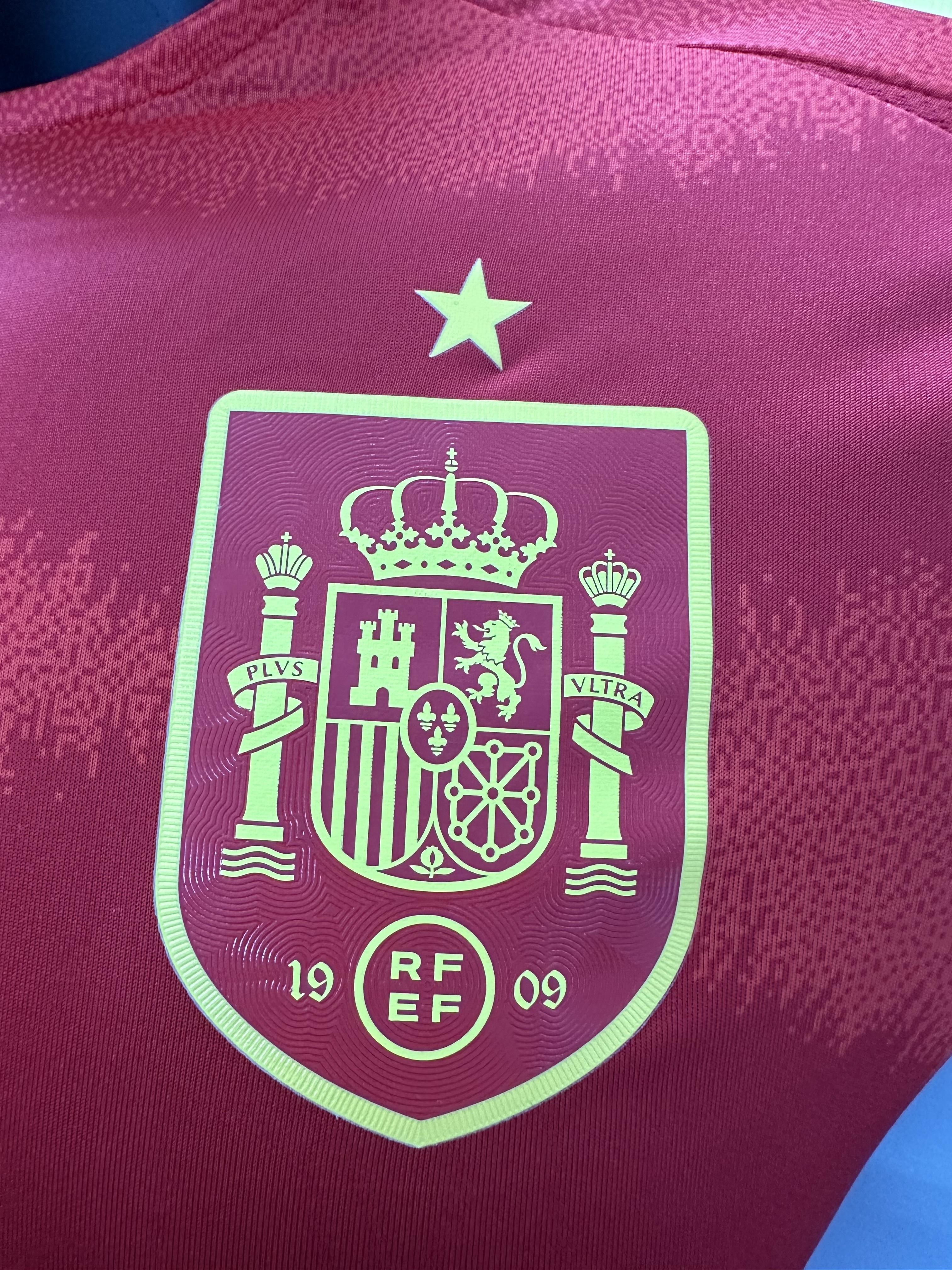 Camiseta España, Local 24-25
