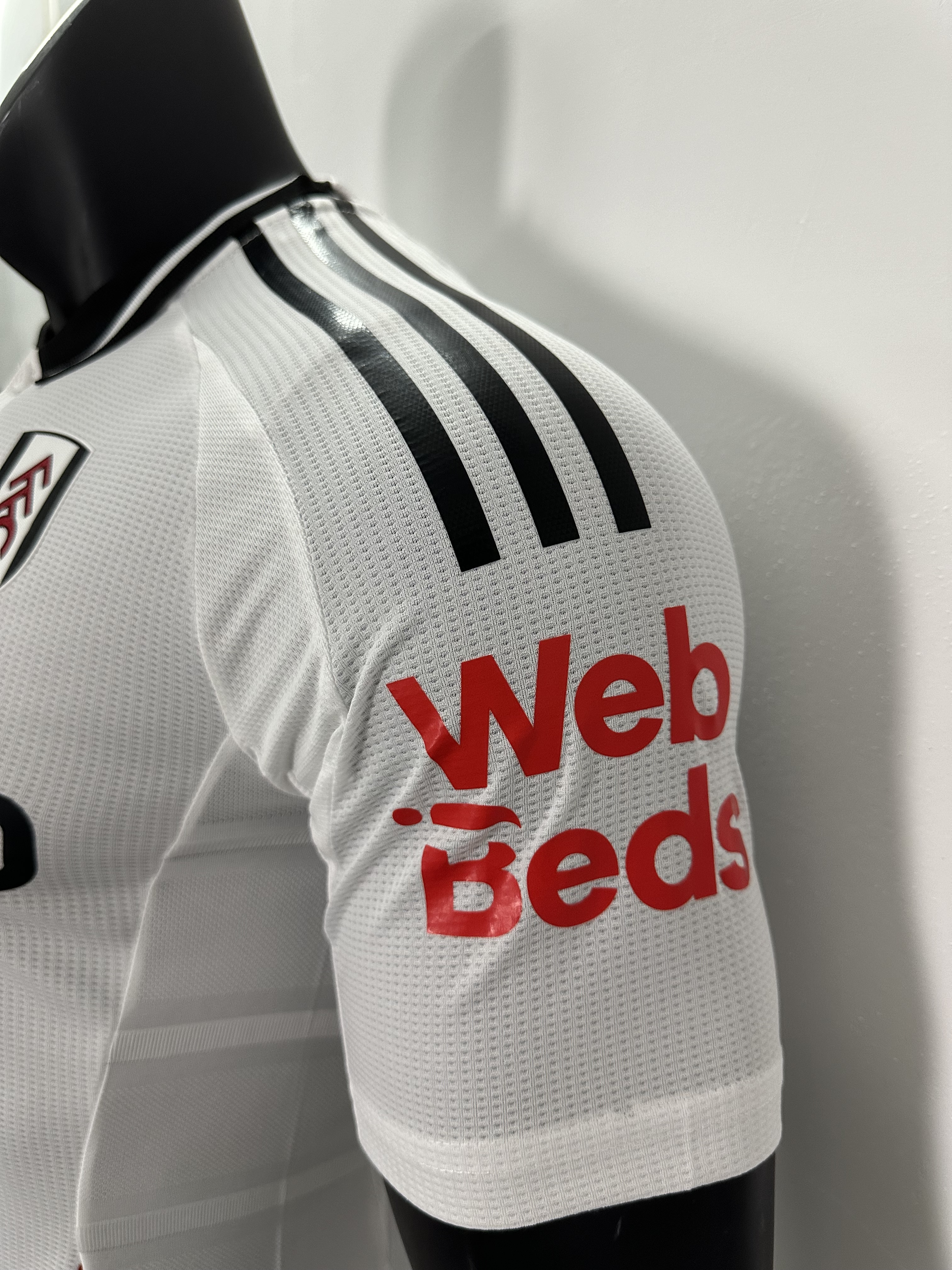 Camiseta Fulham, Local 24-25