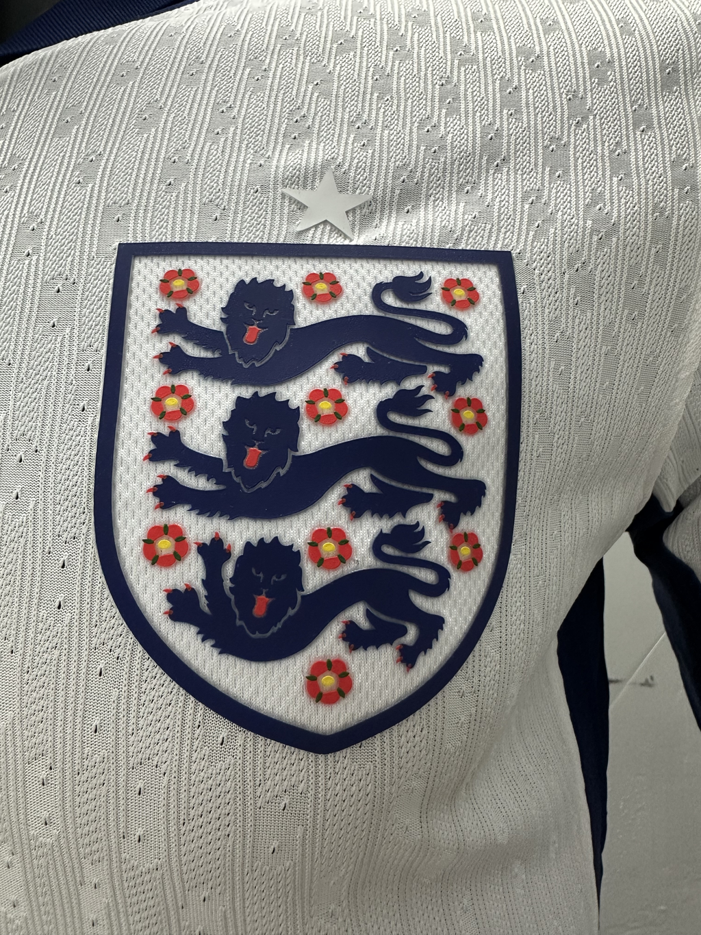 Camiseta Inglaterra, Local 24-25