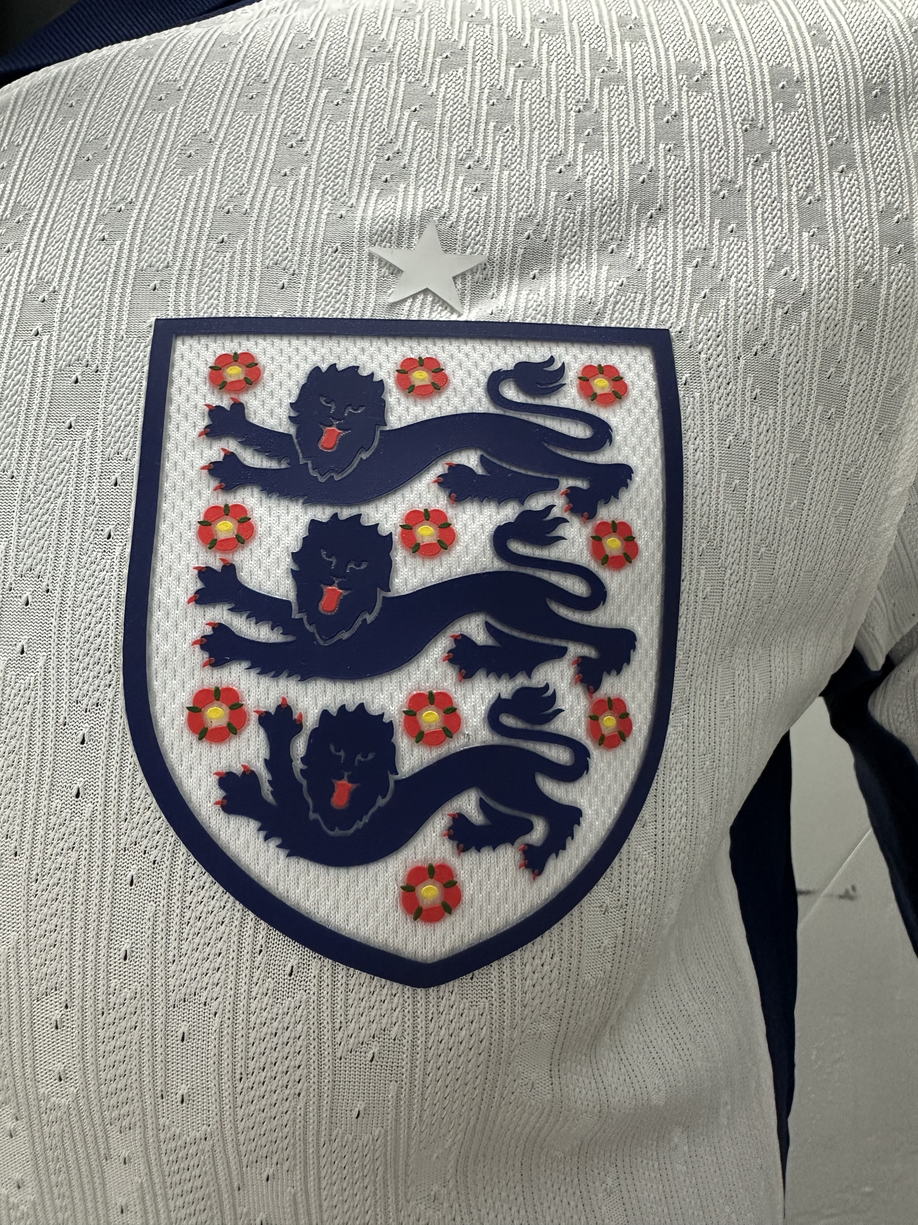 Camiseta Inglaterra, Local 24-25