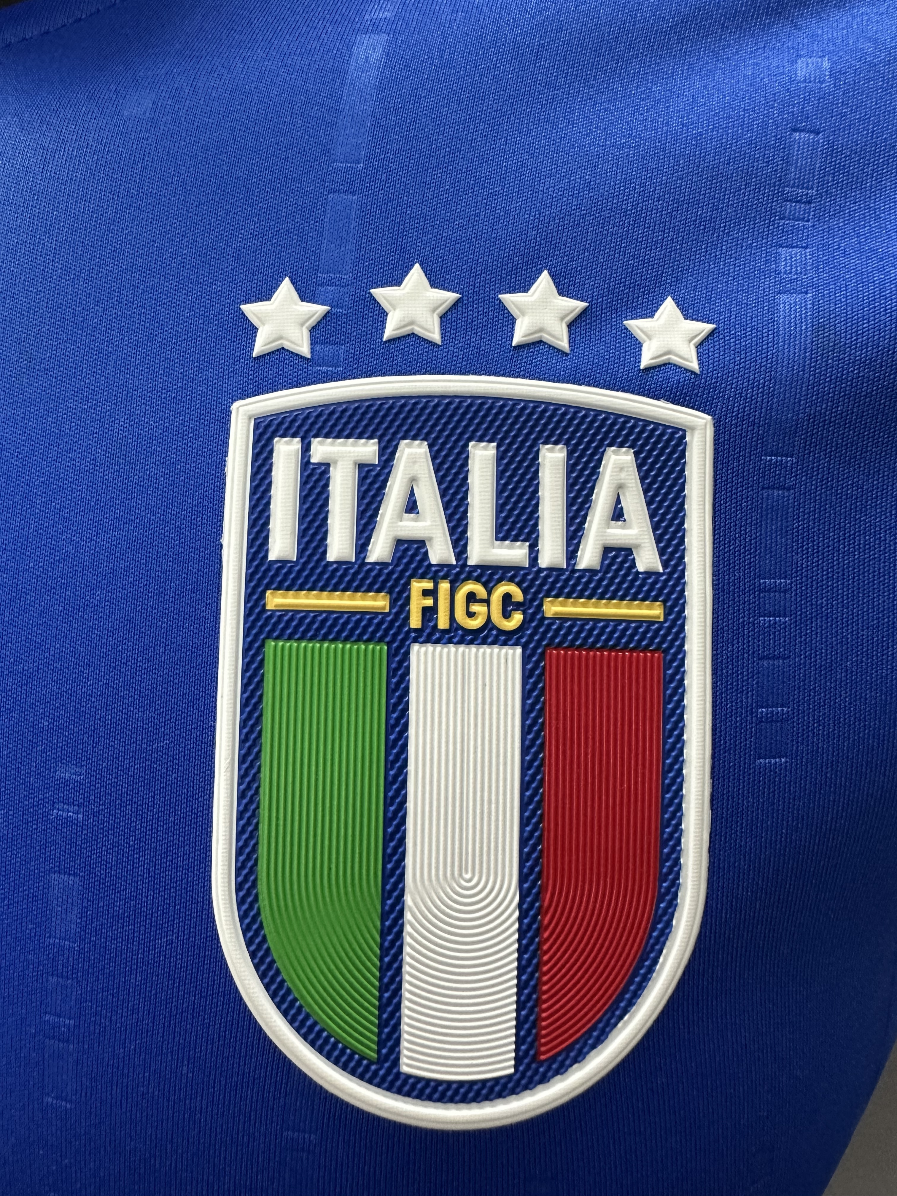 Camiseta Italia, Local 24-25