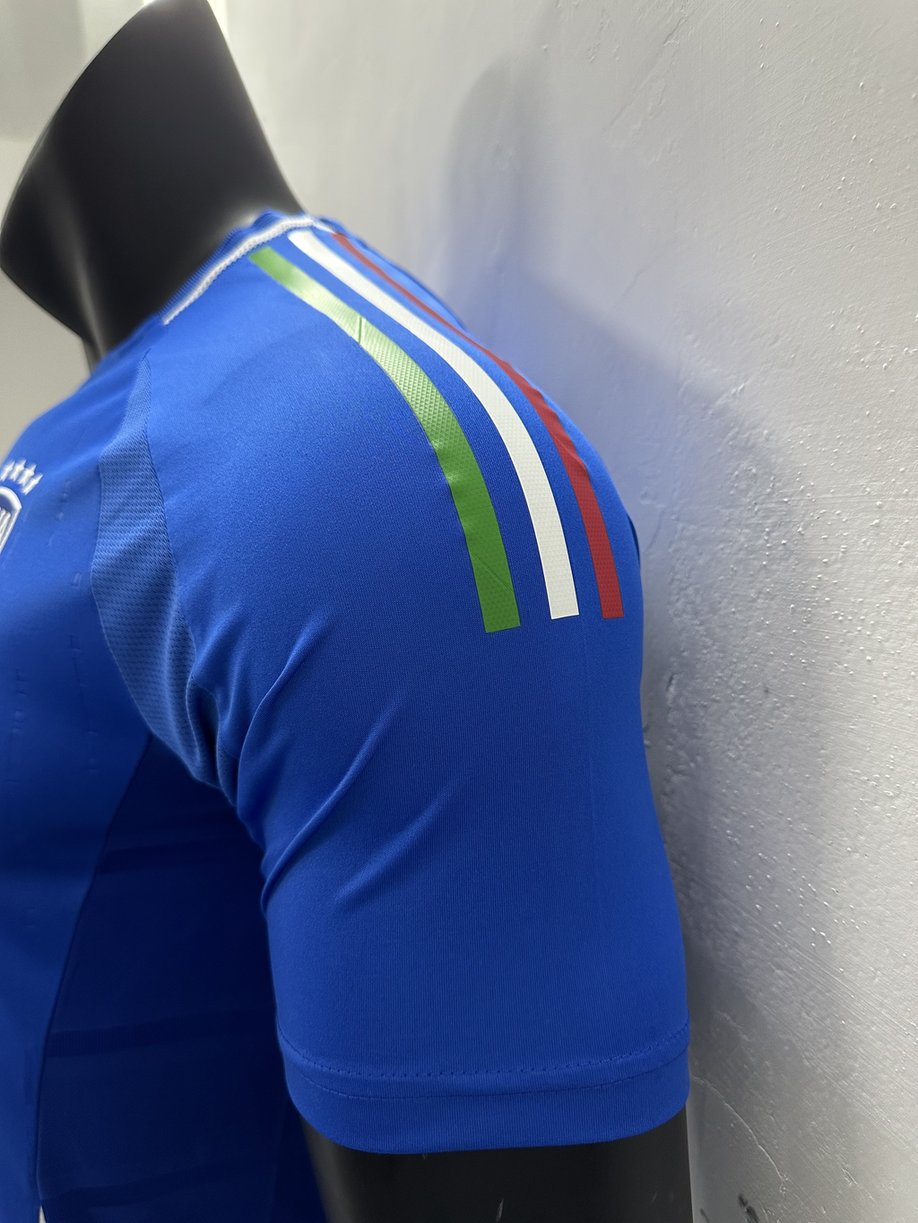 Camiseta Italia, Local 24-25