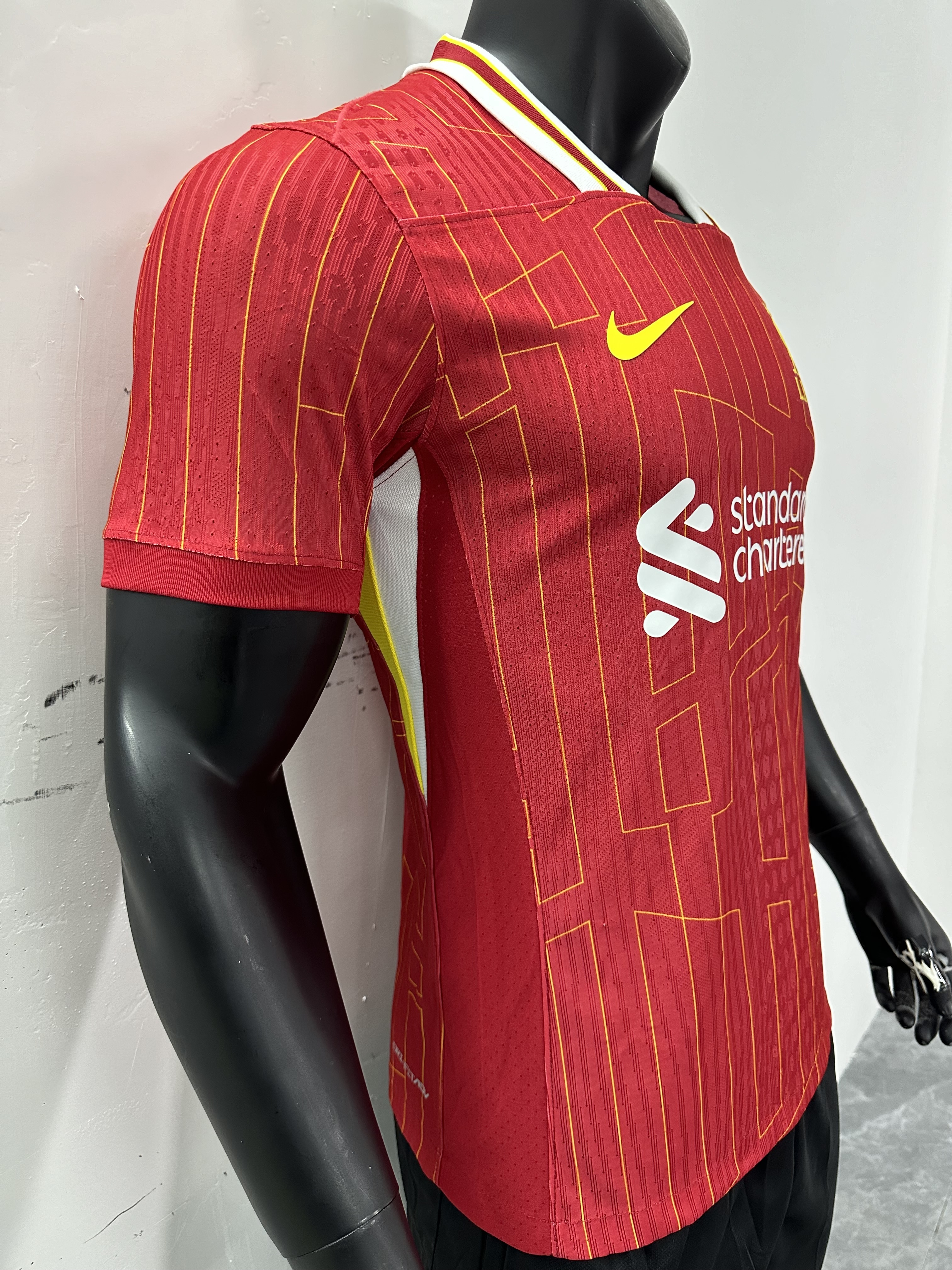 Camiseta Liverpool, Local 24-25