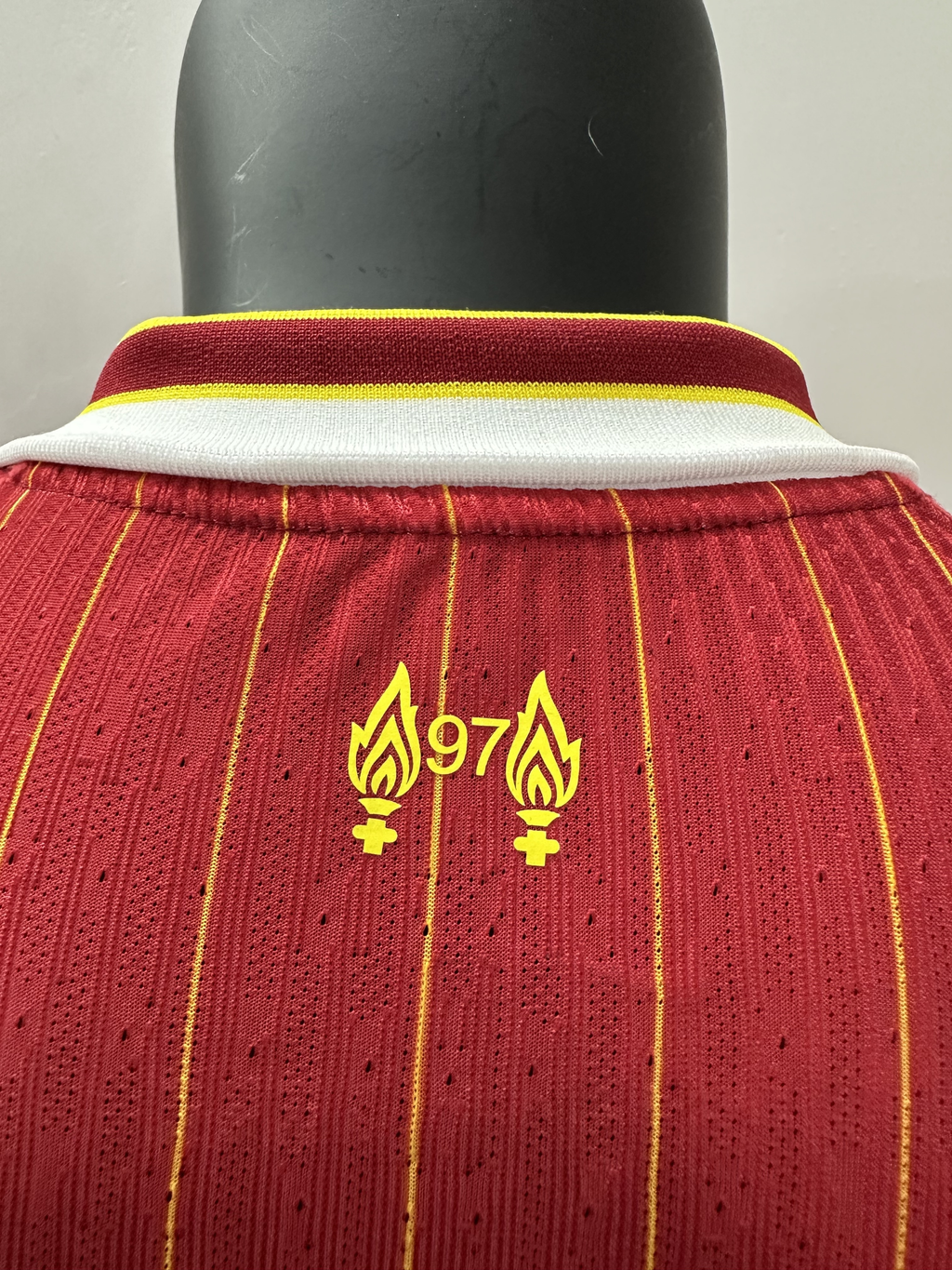 Camiseta Liverpool, Local 24-25