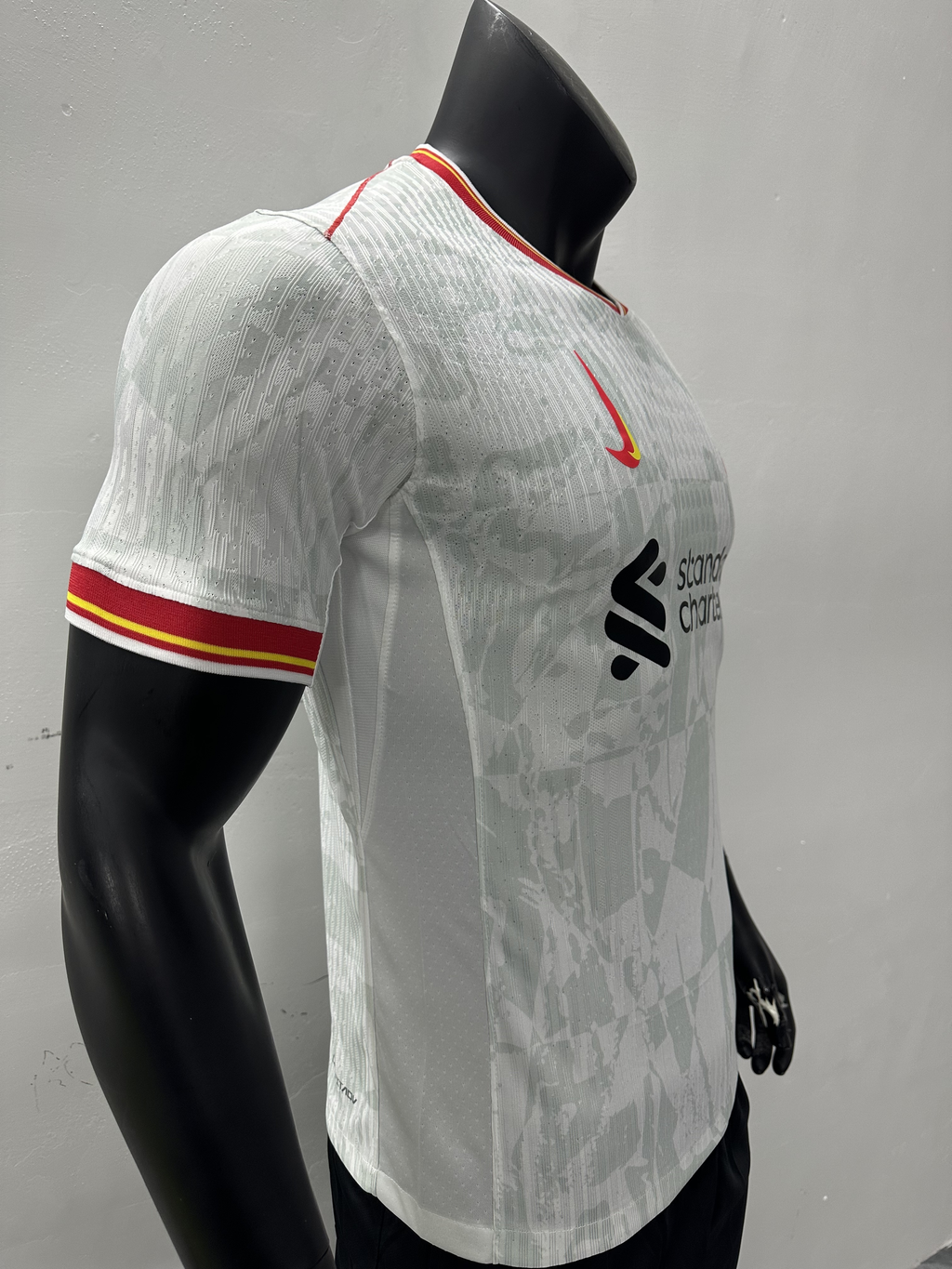 Camiseta Liverpool, Tercera 24-25