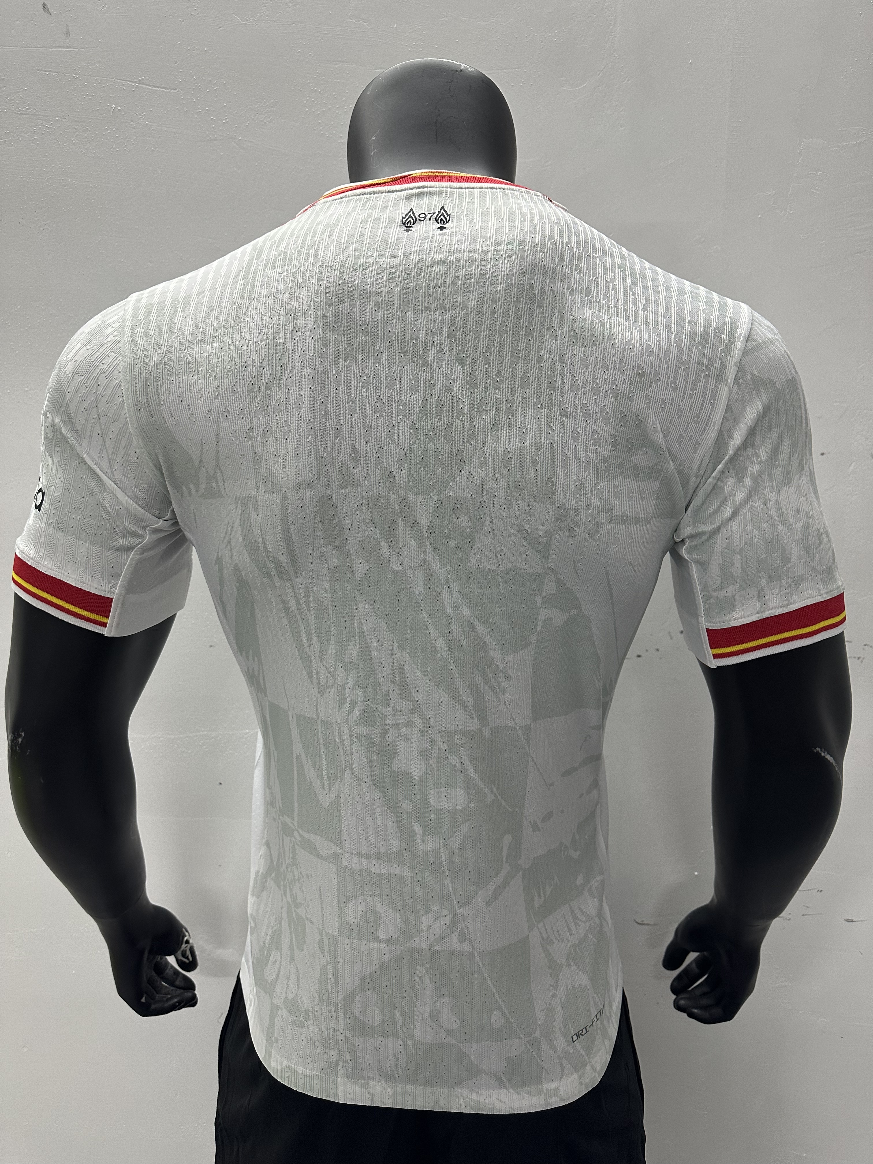 Camiseta Liverpool, Tercera 24-25