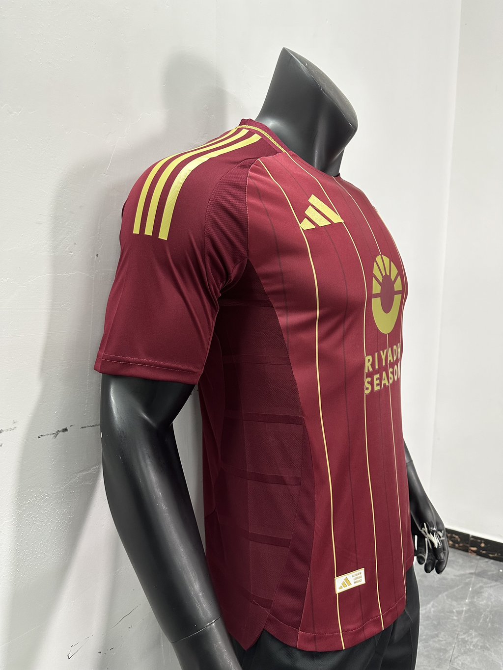 Camiseta AS Roma, Local 24-25