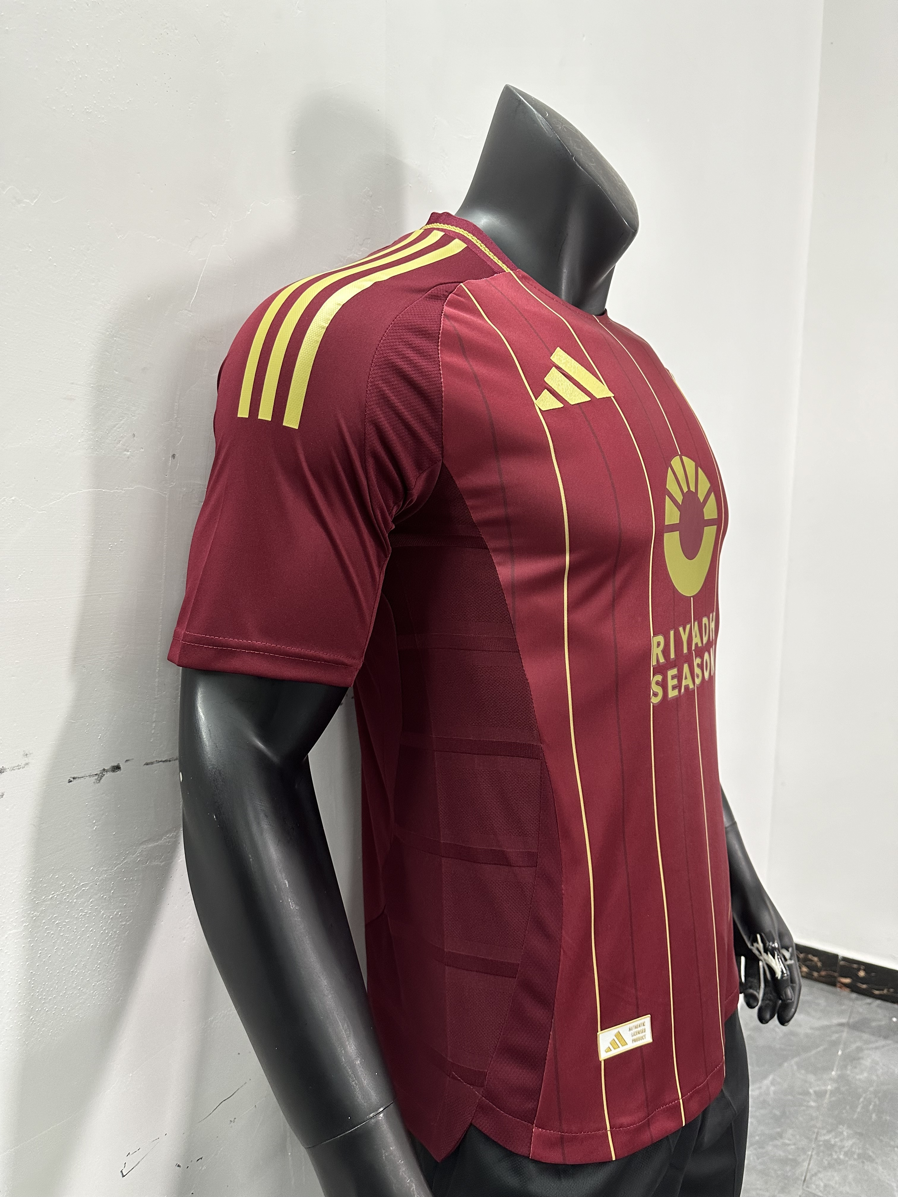 Camiseta AS Roma, Local 24-25