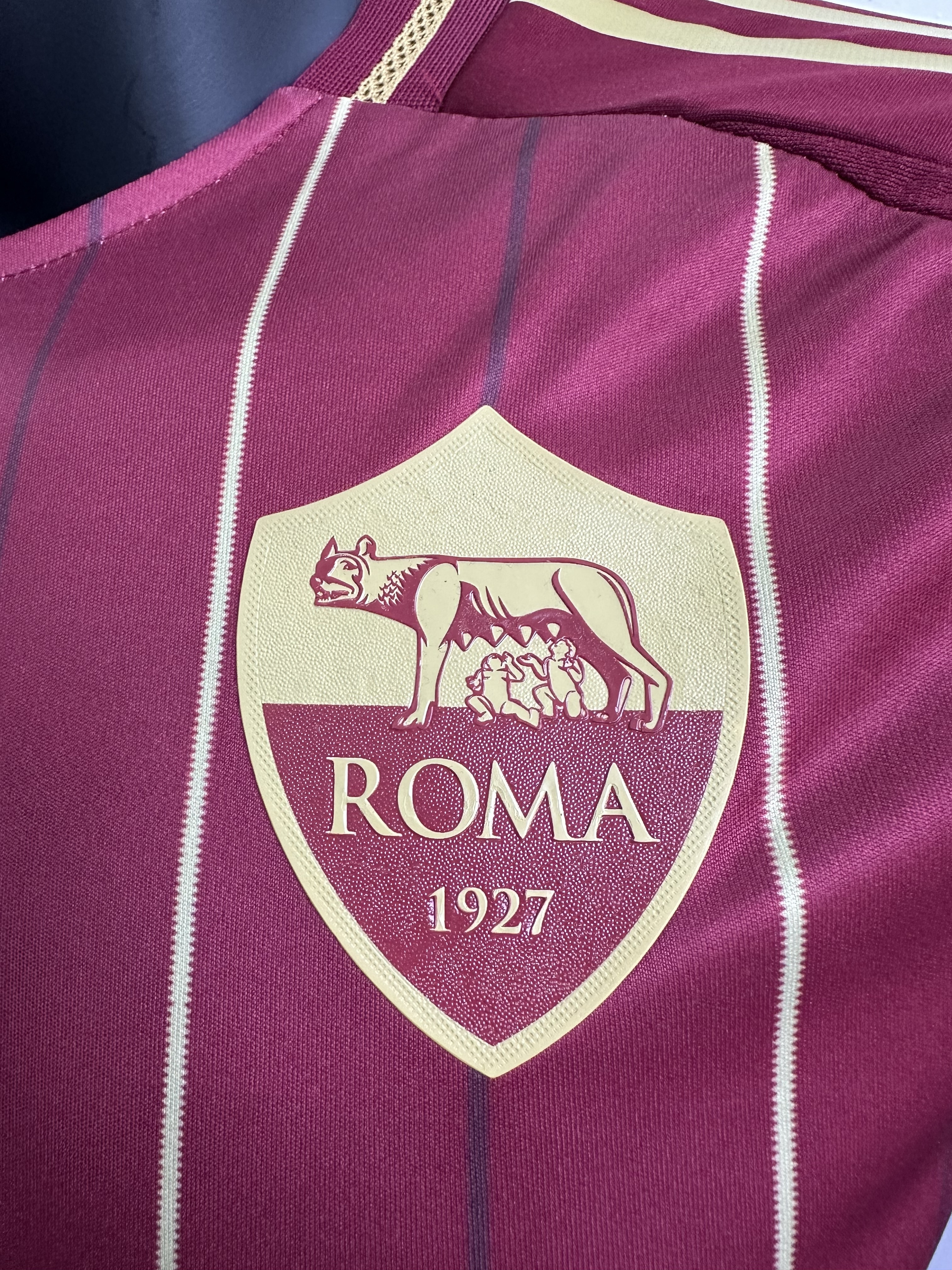 Camiseta AS Roma, Local 24-25