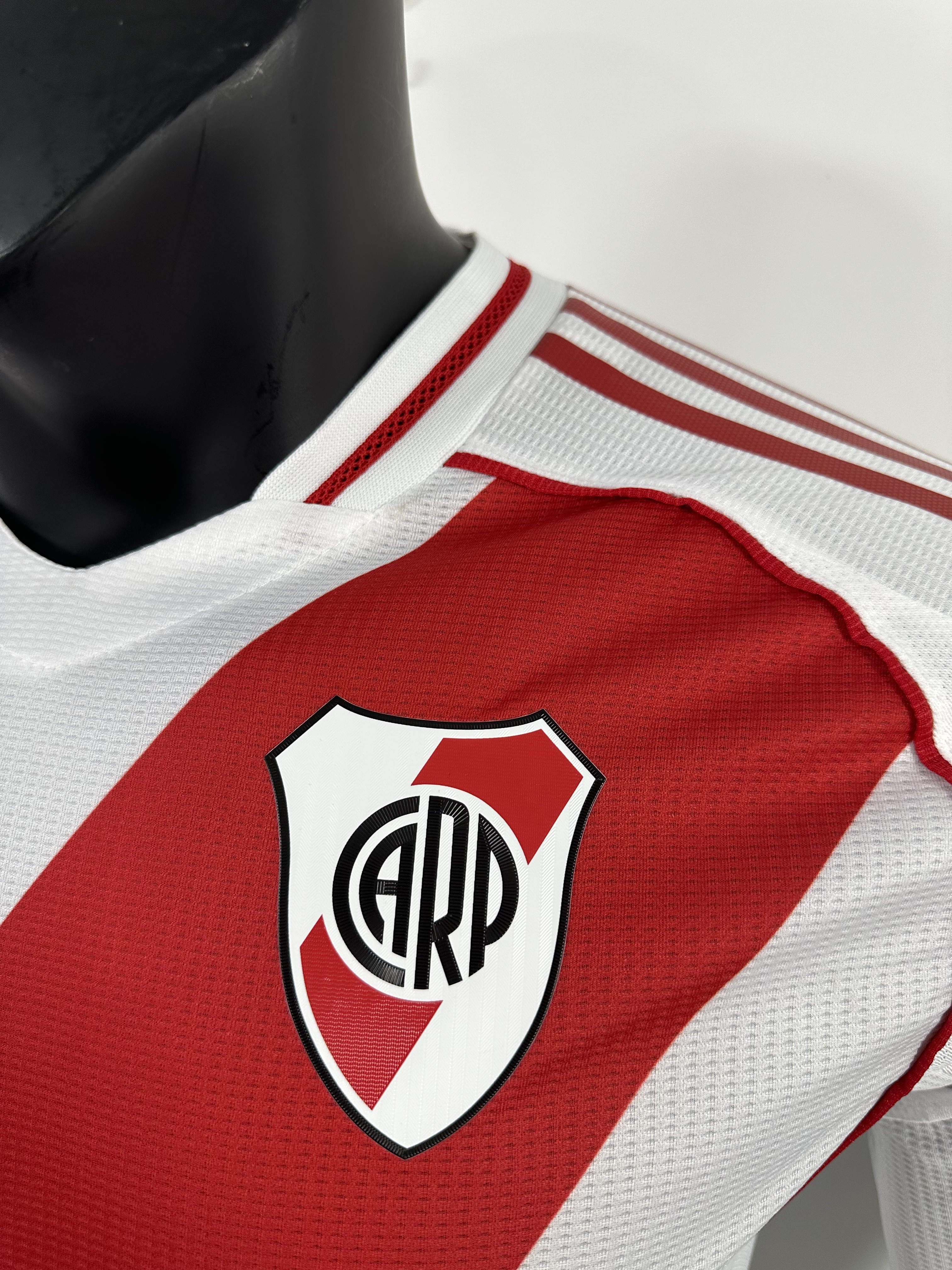 Camiseta River Plate, Local 24-25