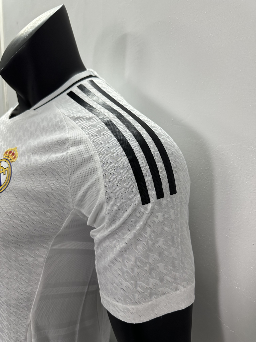 Camiseta Real Madrid, Local 24-25