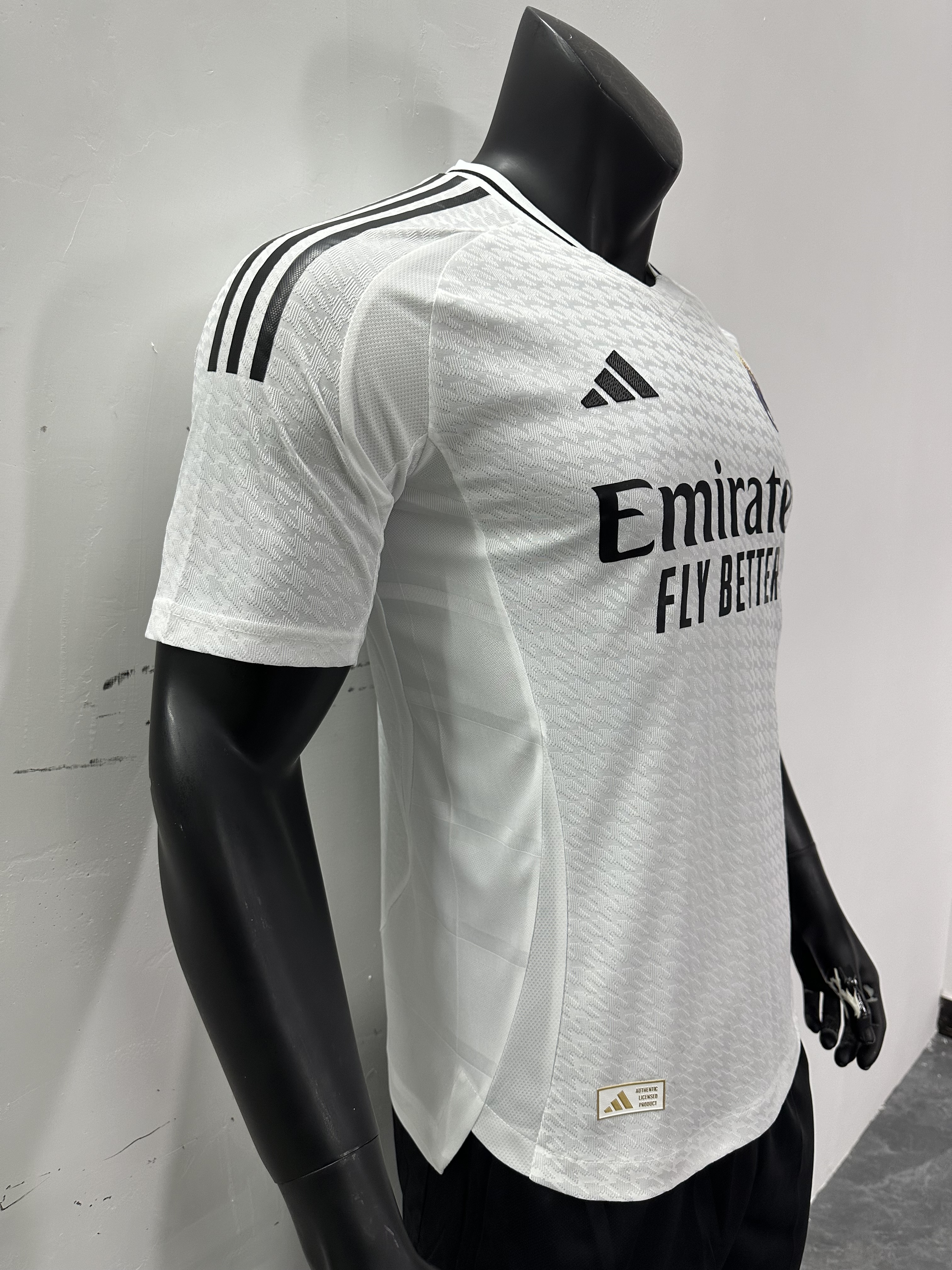 Camiseta Real Madrid, Local 24-25