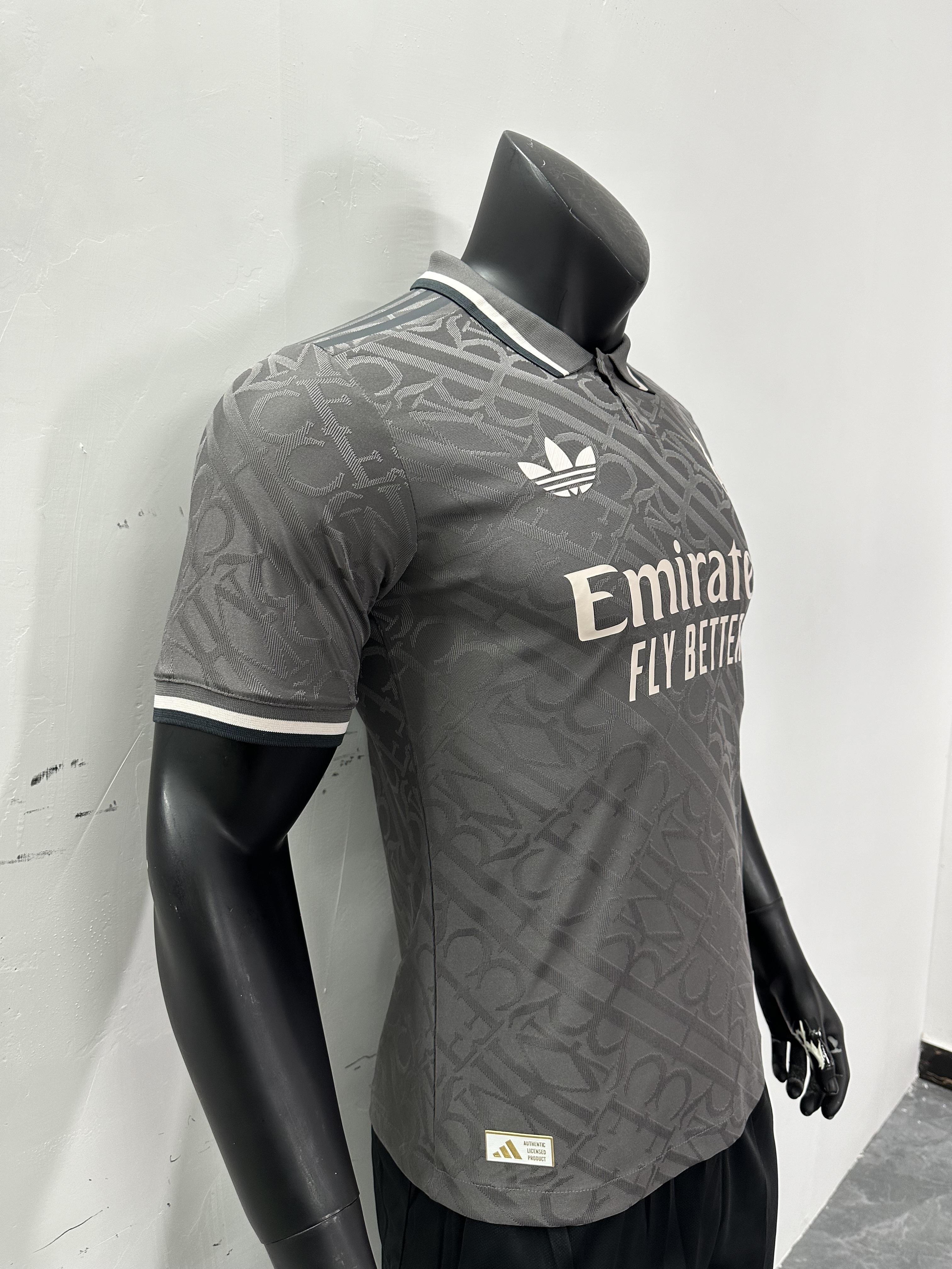Camiseta Real Madrid, Tercera 24-25