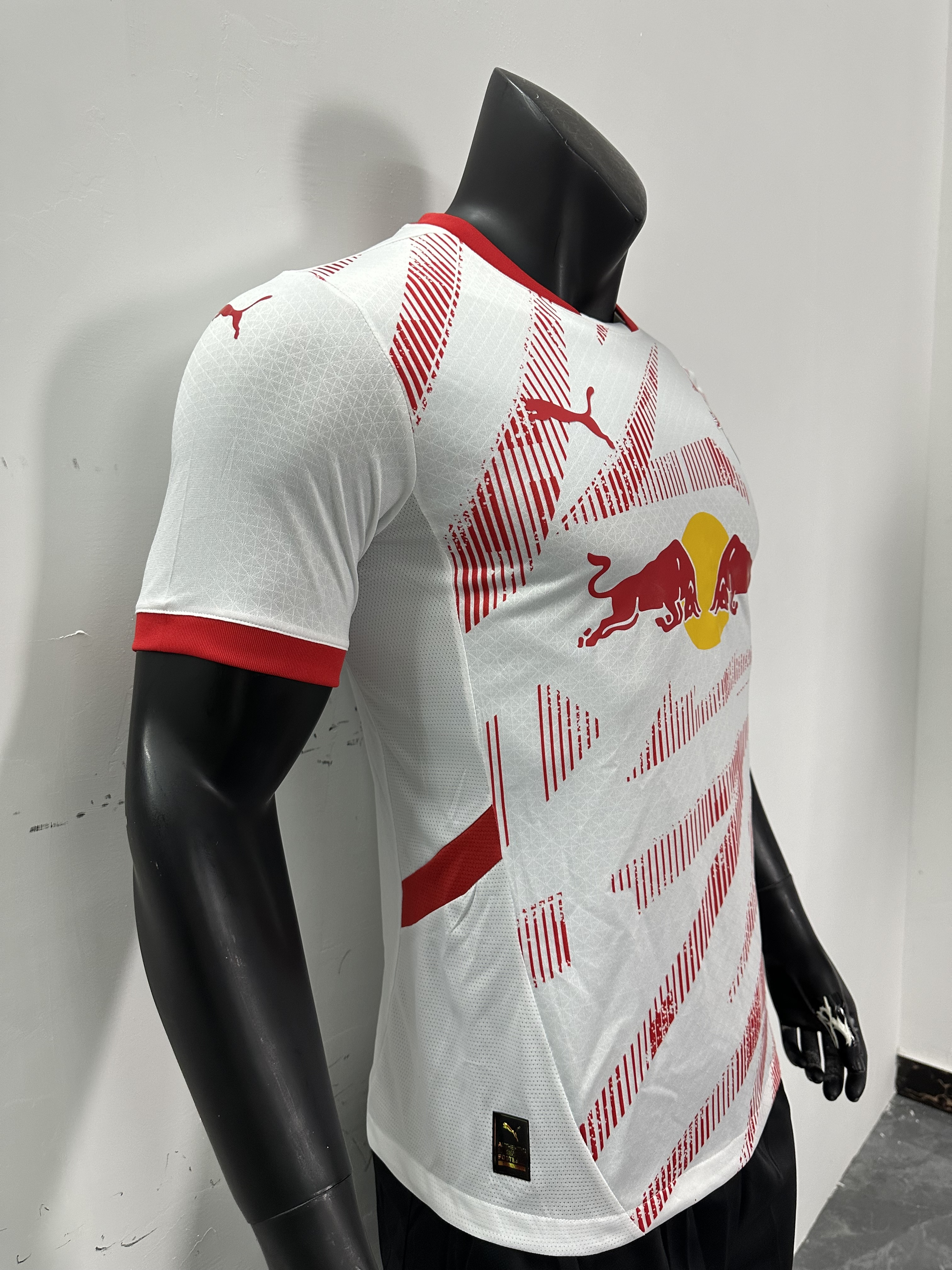 Camiseta RB Leipzig, Local 24-25