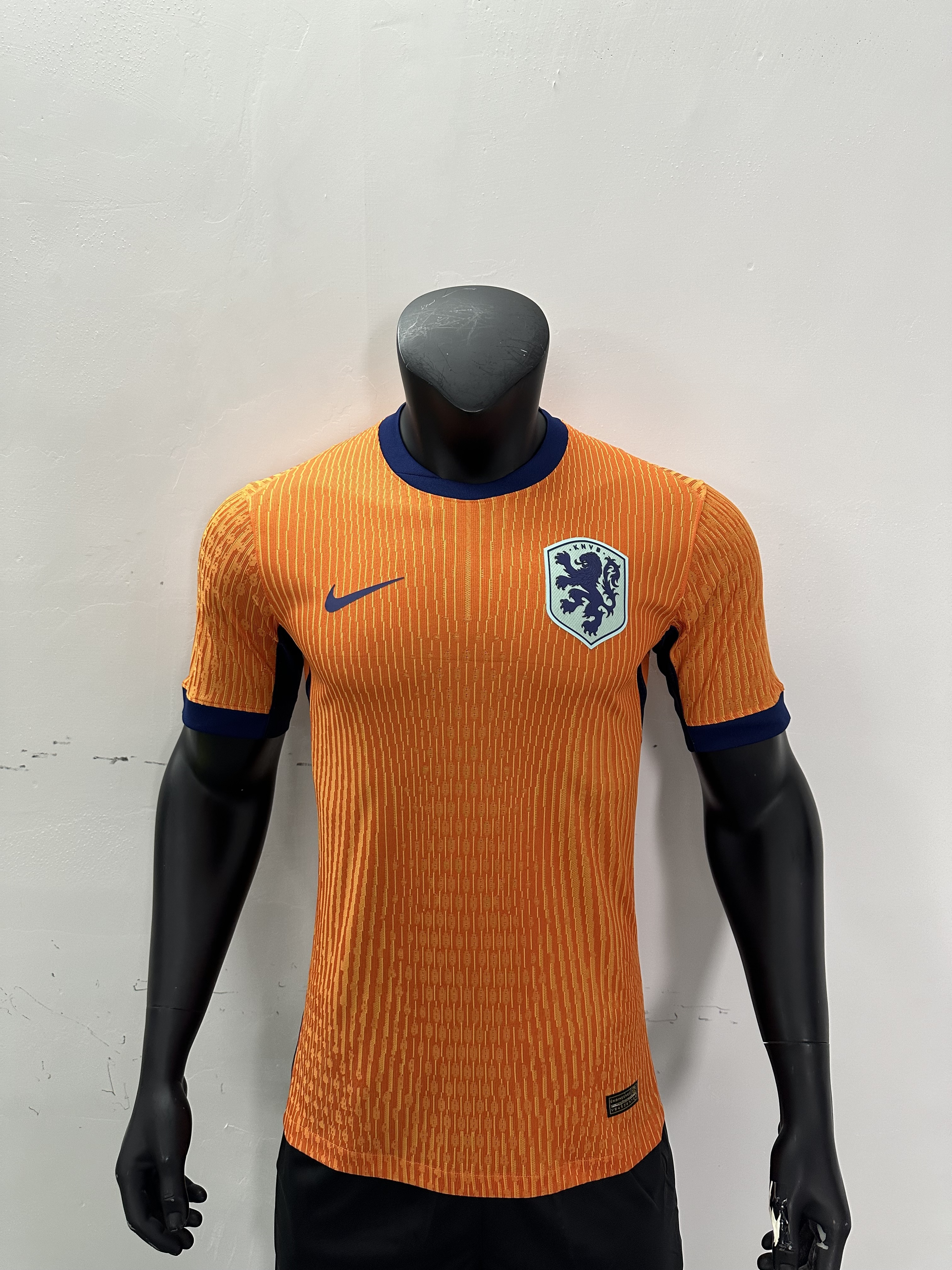 Camiseta Paises Bajos, Local 24-25