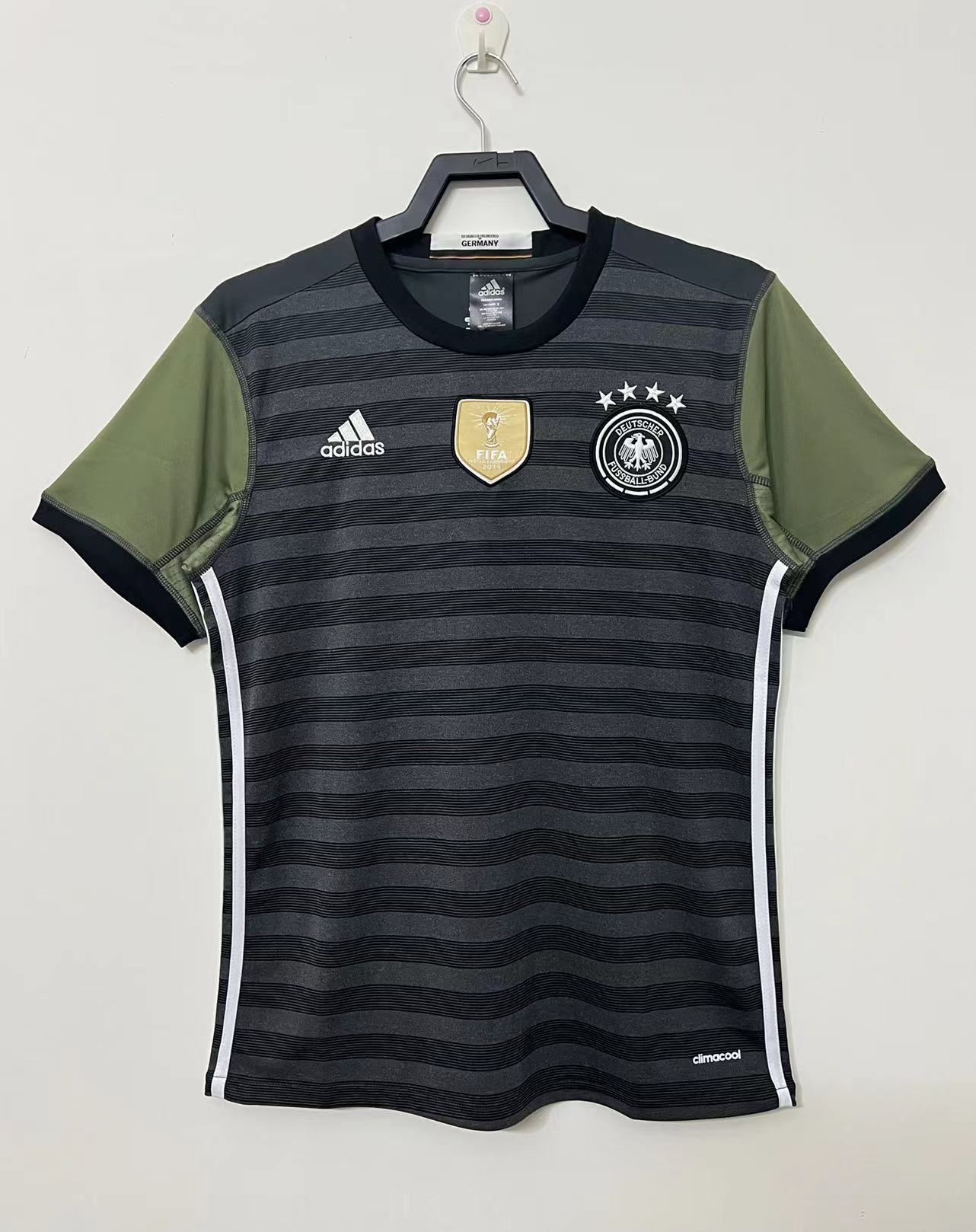 Camiseta Alemania, Visitante 2016