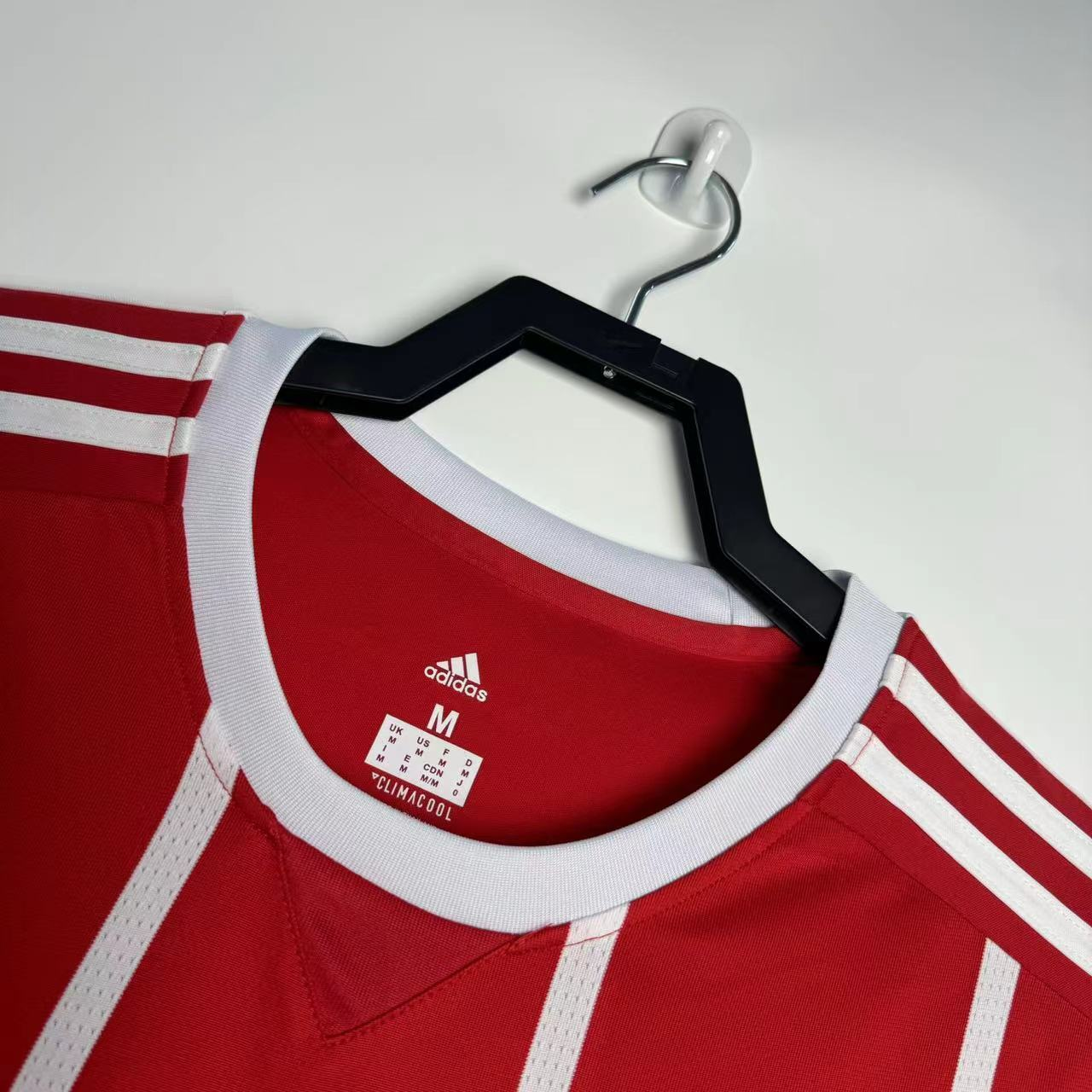 Camiseta Bayern Munich, Local 17-18
