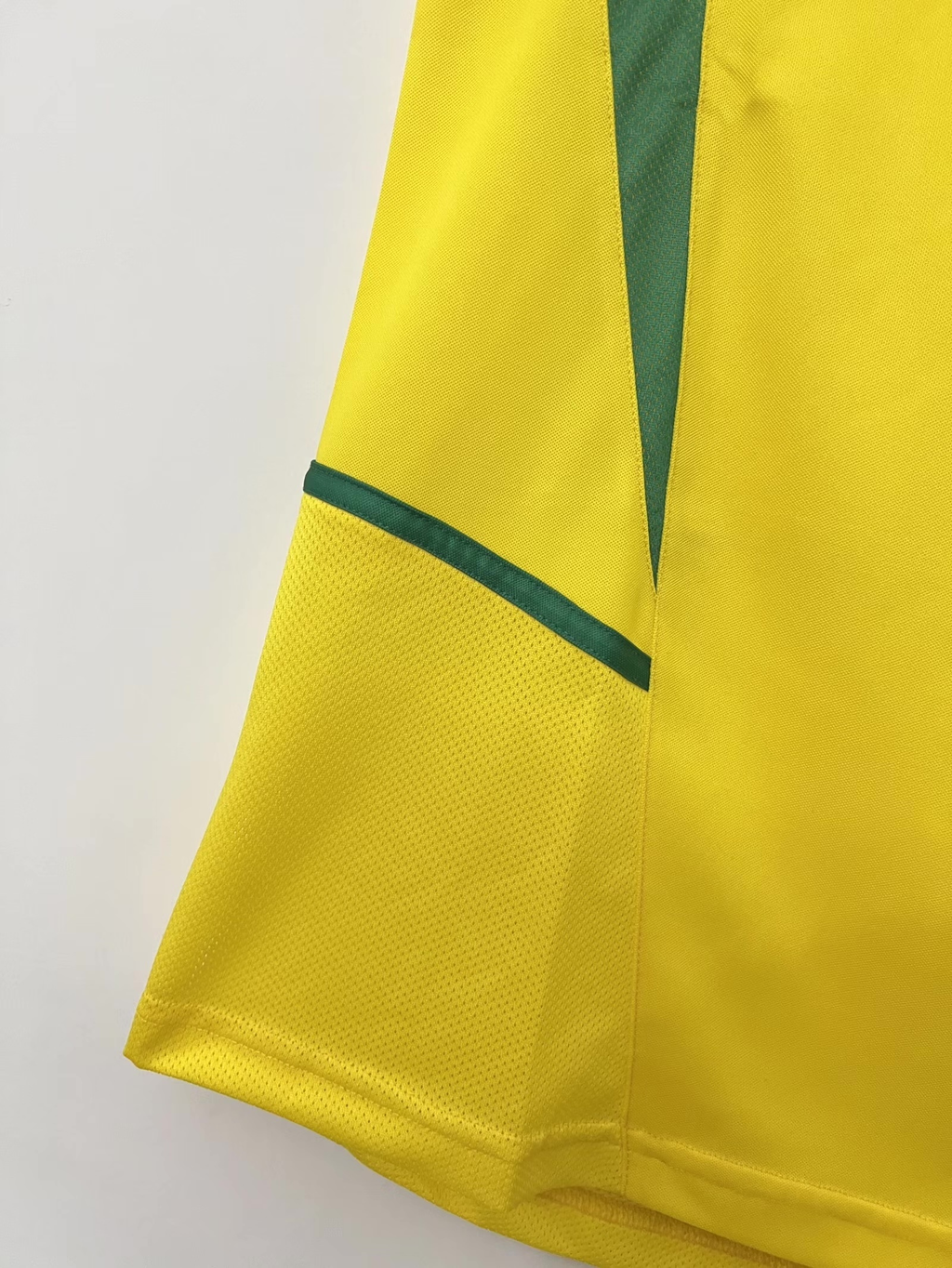 Camiseta Brasil, Local 2002