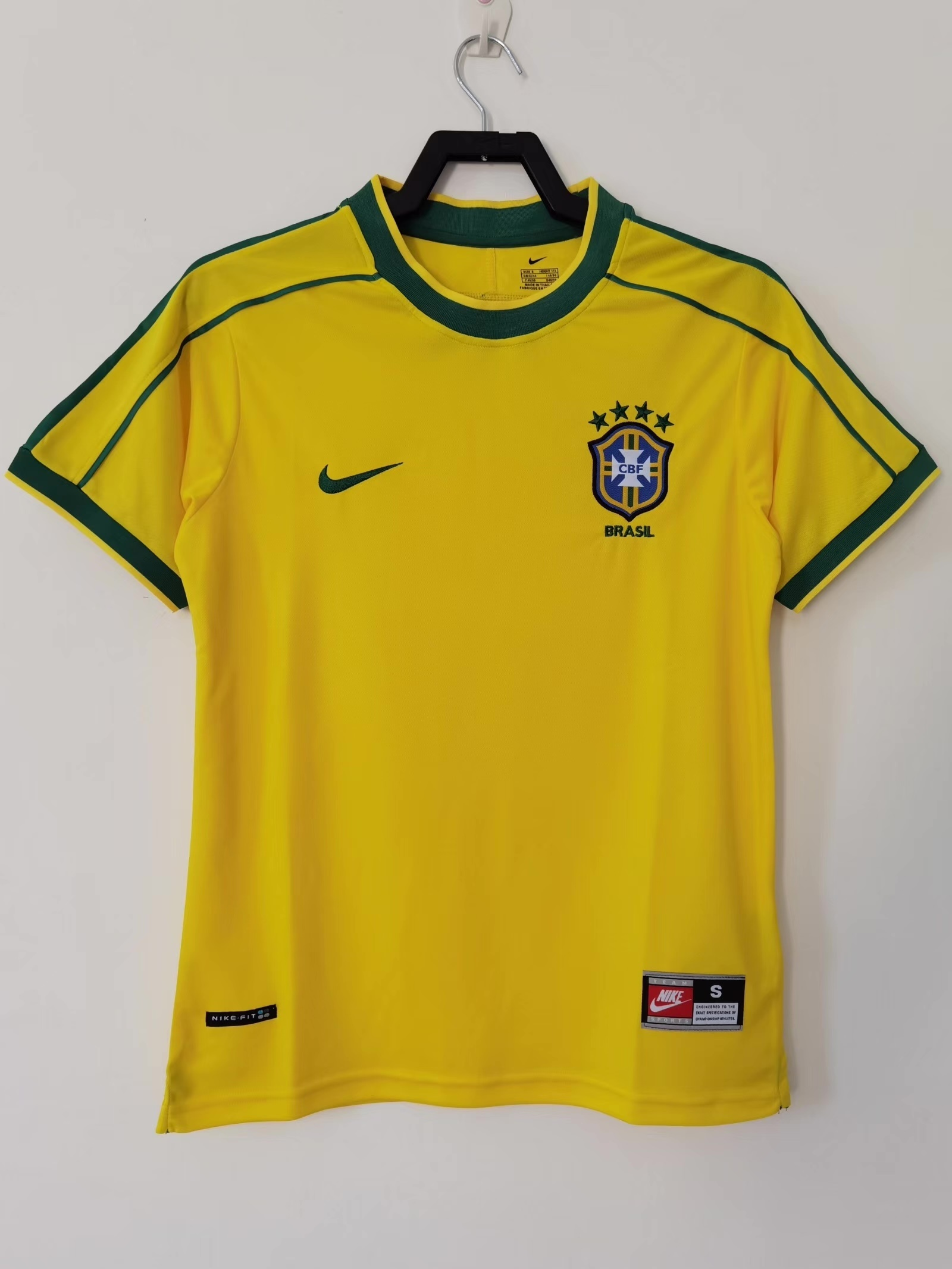 Camiseta Brasil, Local 1998