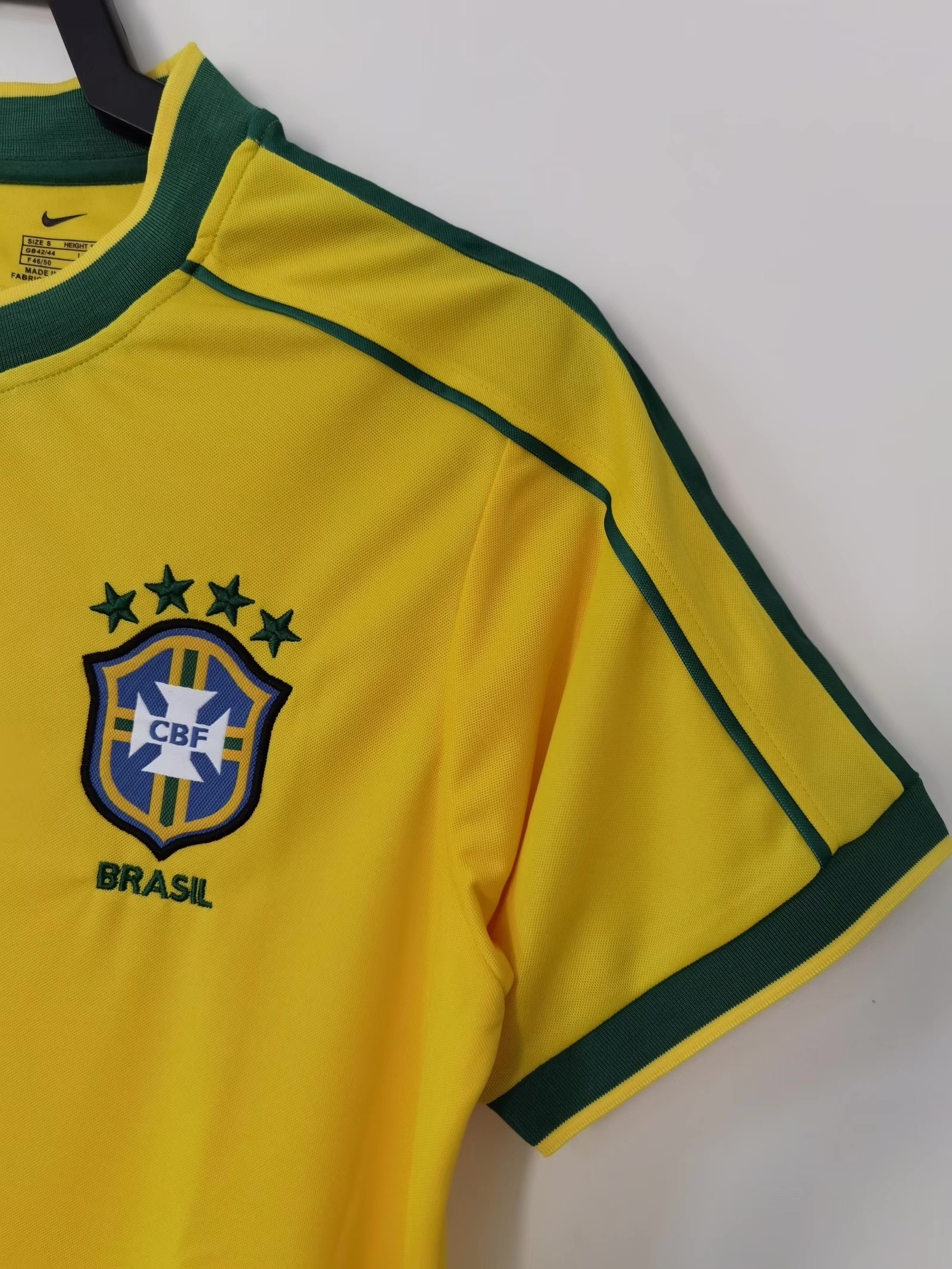 Camiseta Brasil, Local 1998