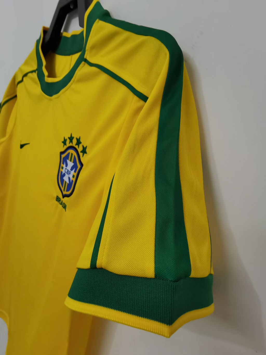 Camiseta Brasil, Local 1998