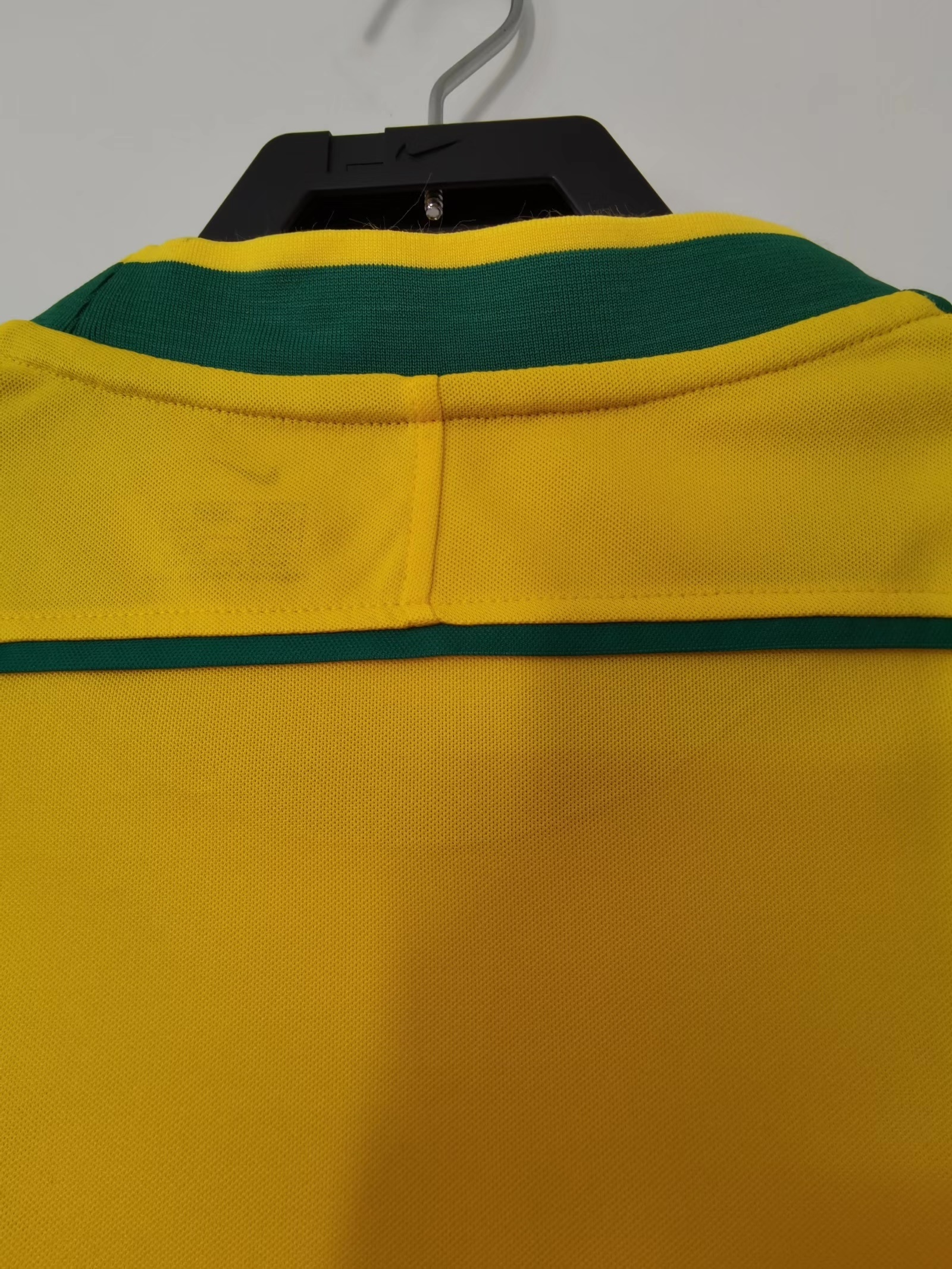 Camiseta Brasil, Local 1998