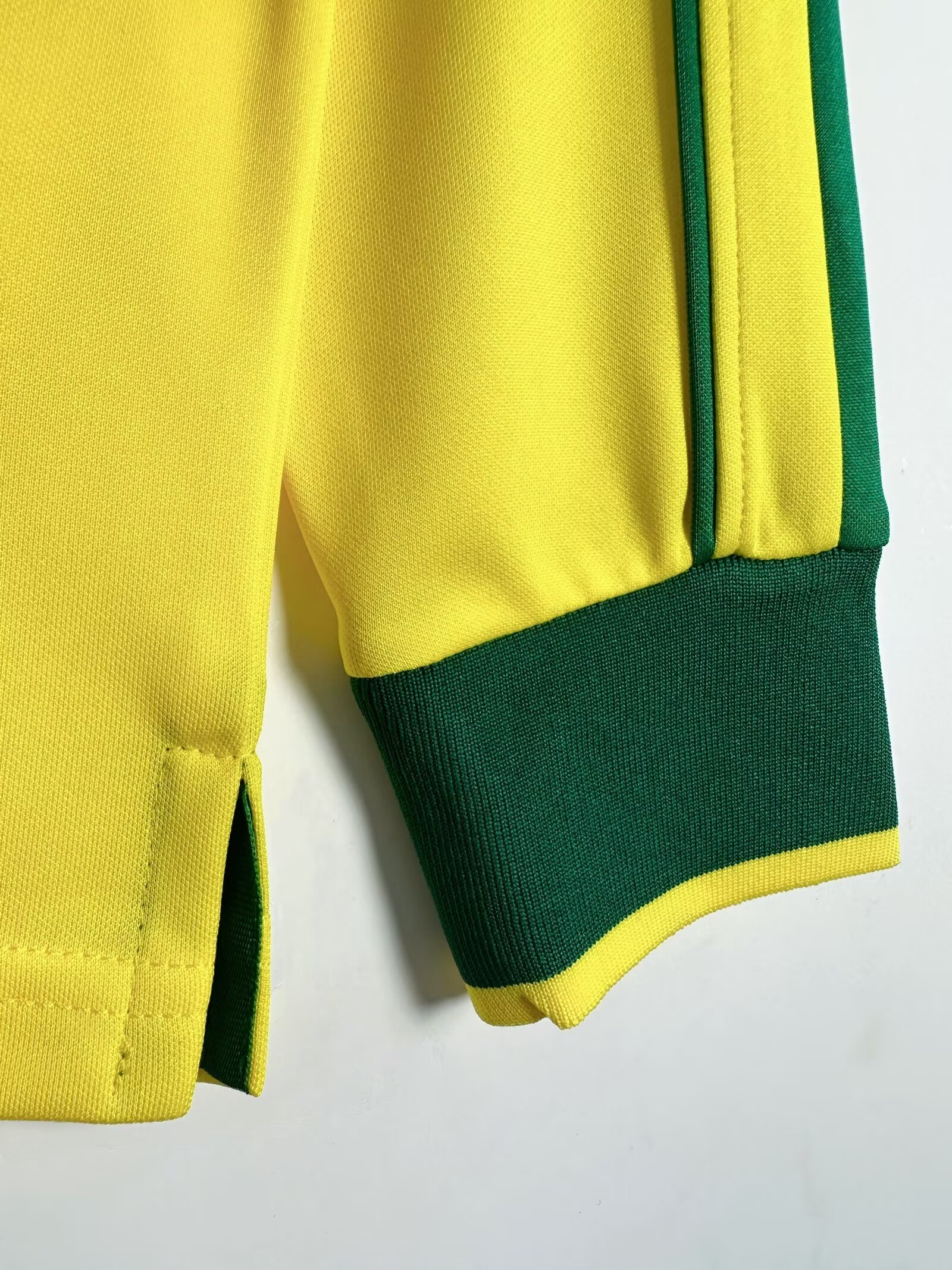 Camiseta Manga Larga Brasil, Local 1998