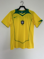 Camiseta Brasil, Local 2004