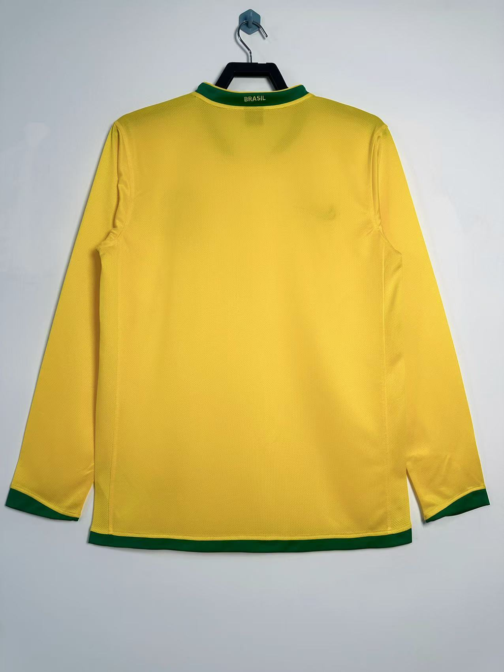 Camiseta Manga Larga Brasil, Local 2006