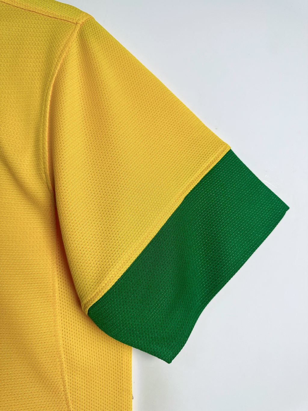 Camiseta Brasil, Local 12-13