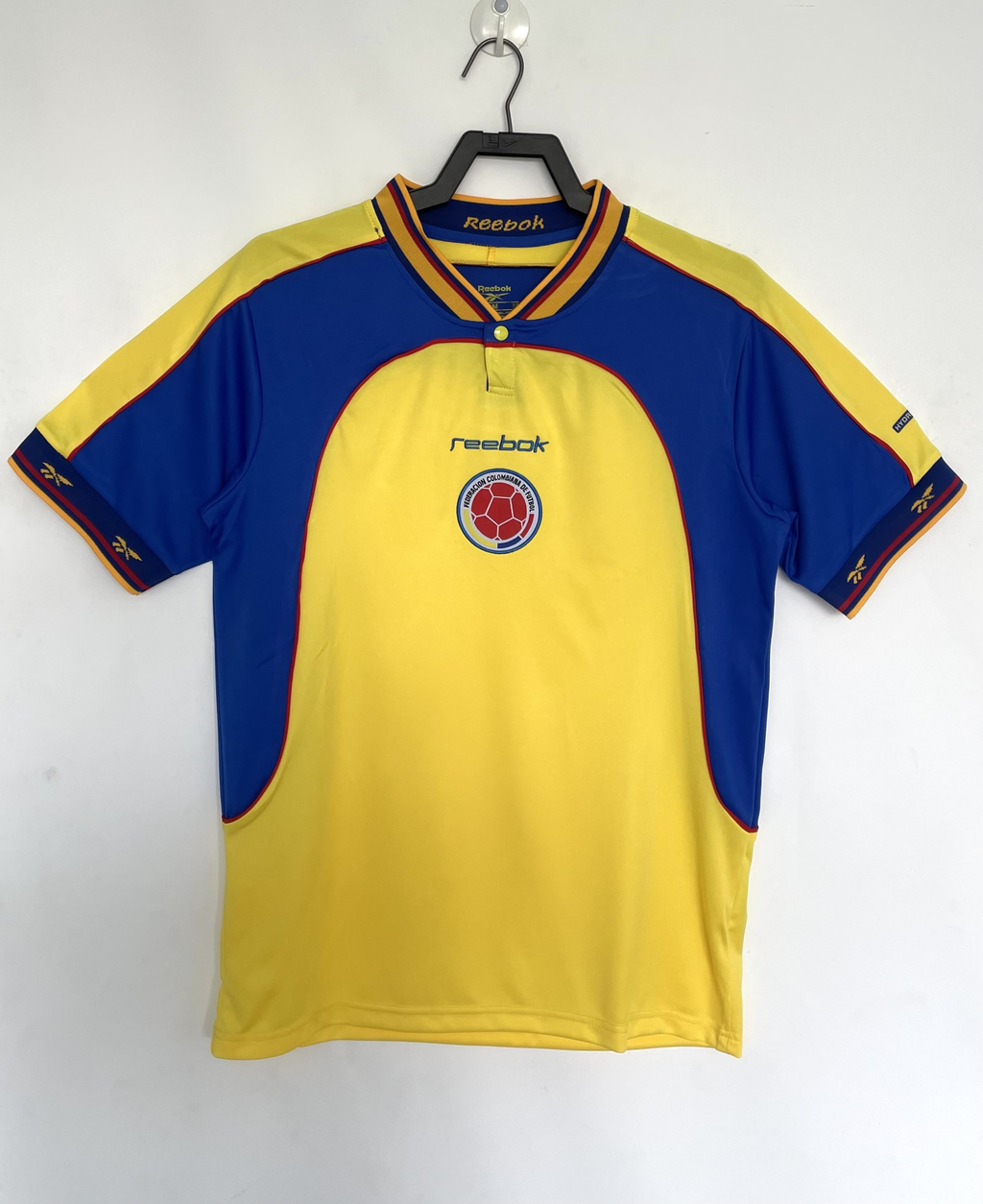 Camiseta Colombia, Local 2001