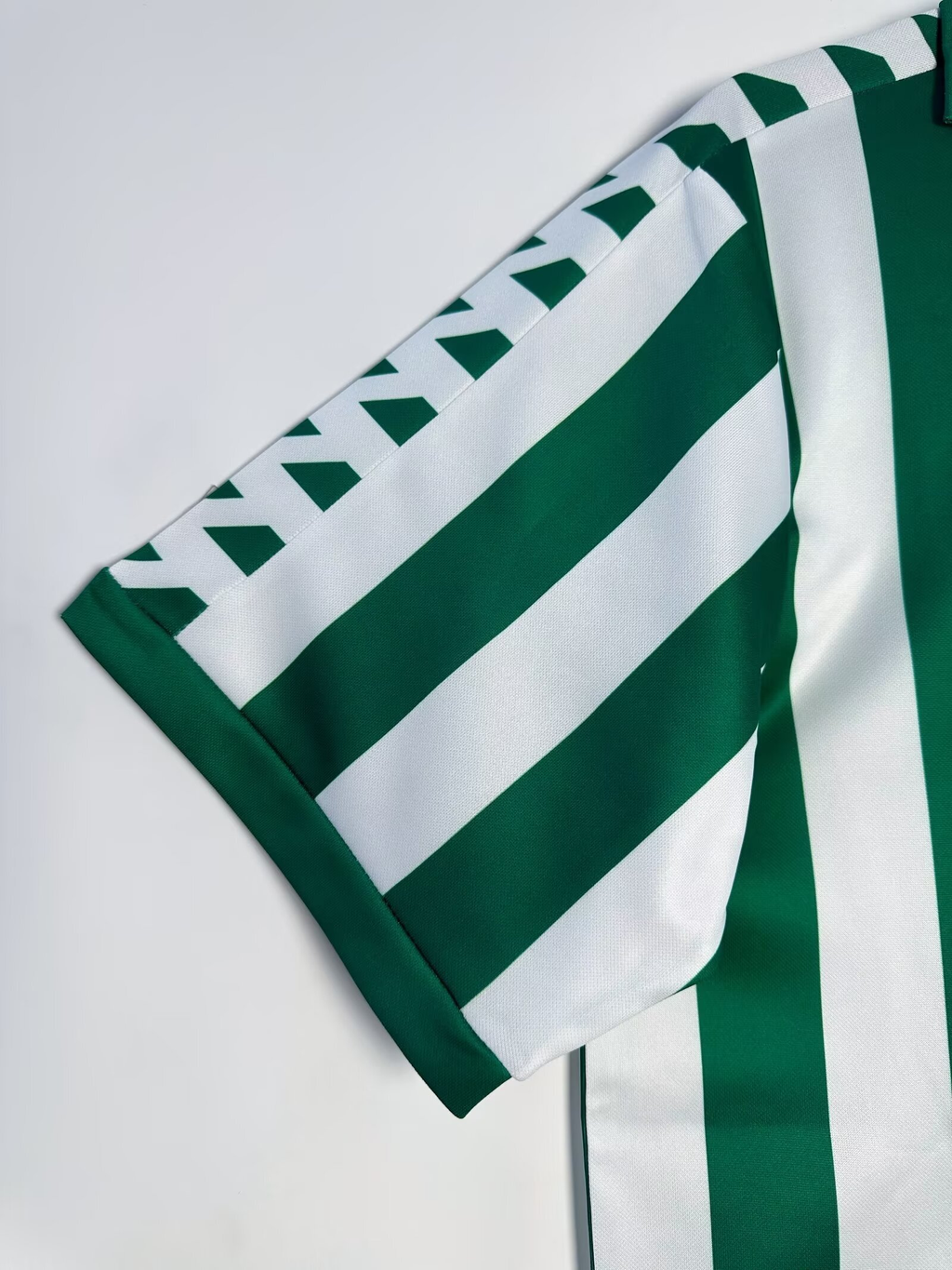 Camiseta Betis, Local 82-85