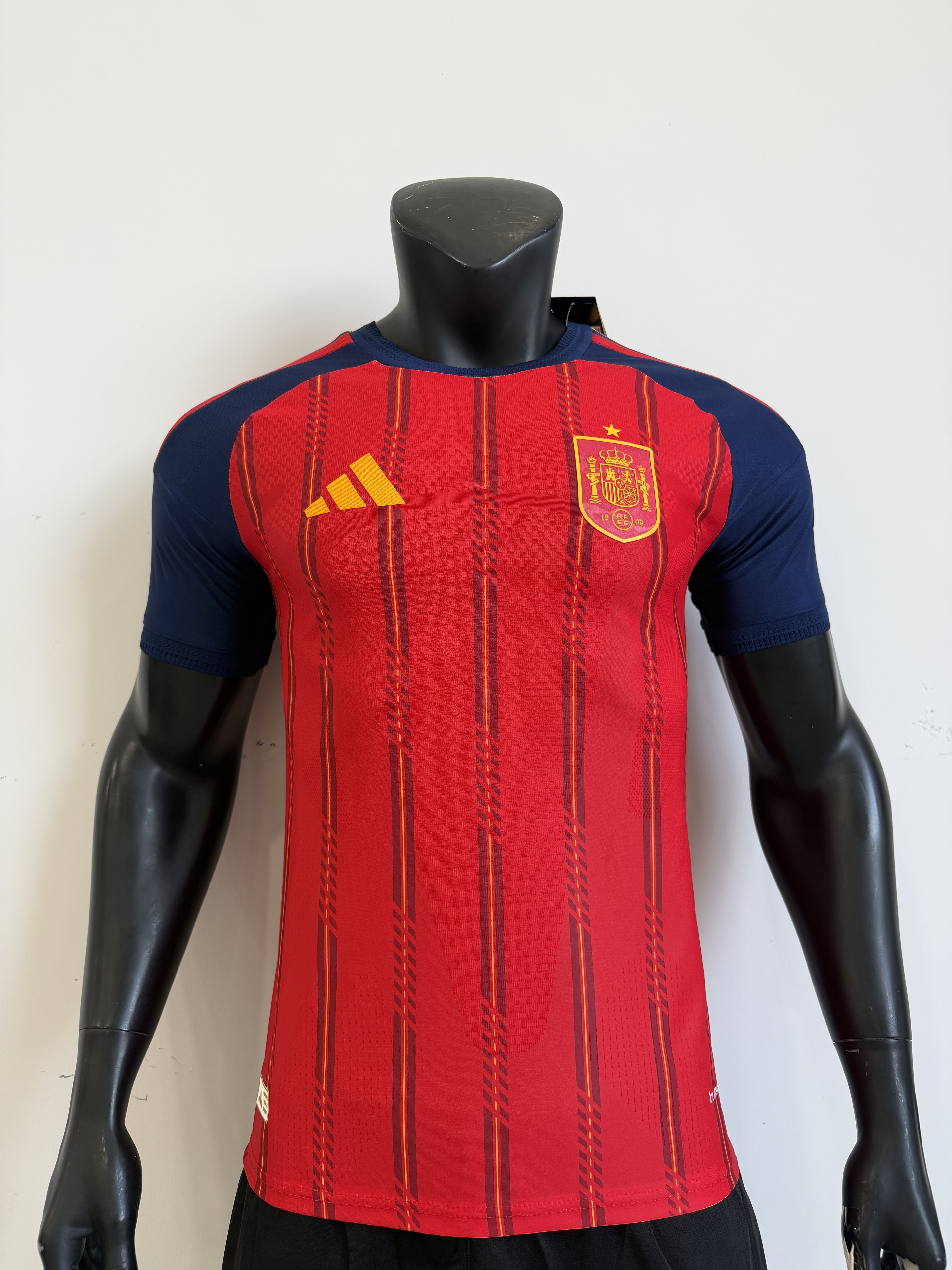 Camiseta España, Local Mundial 2026