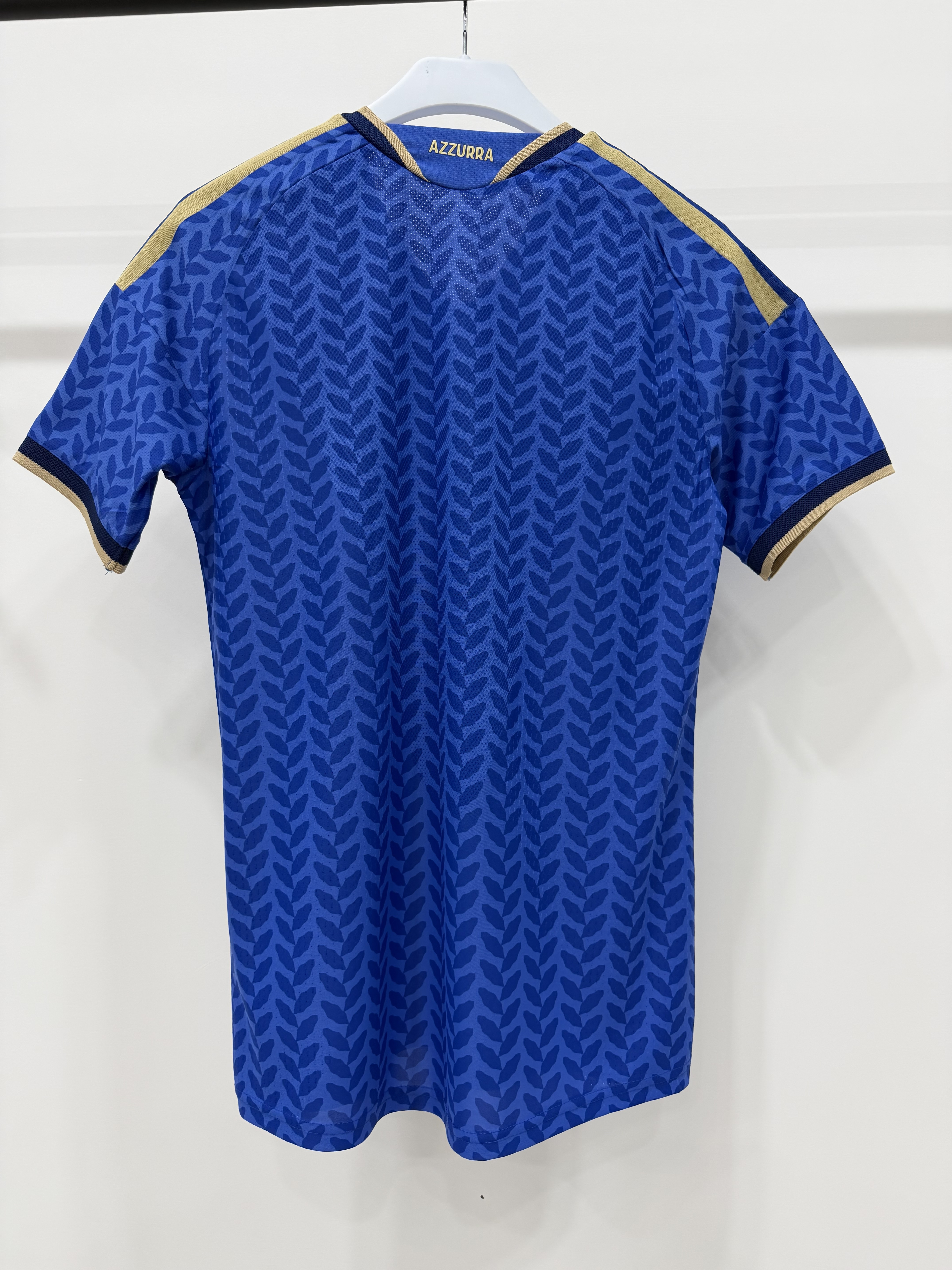 Camiseta Italia, Local Mundial 2026