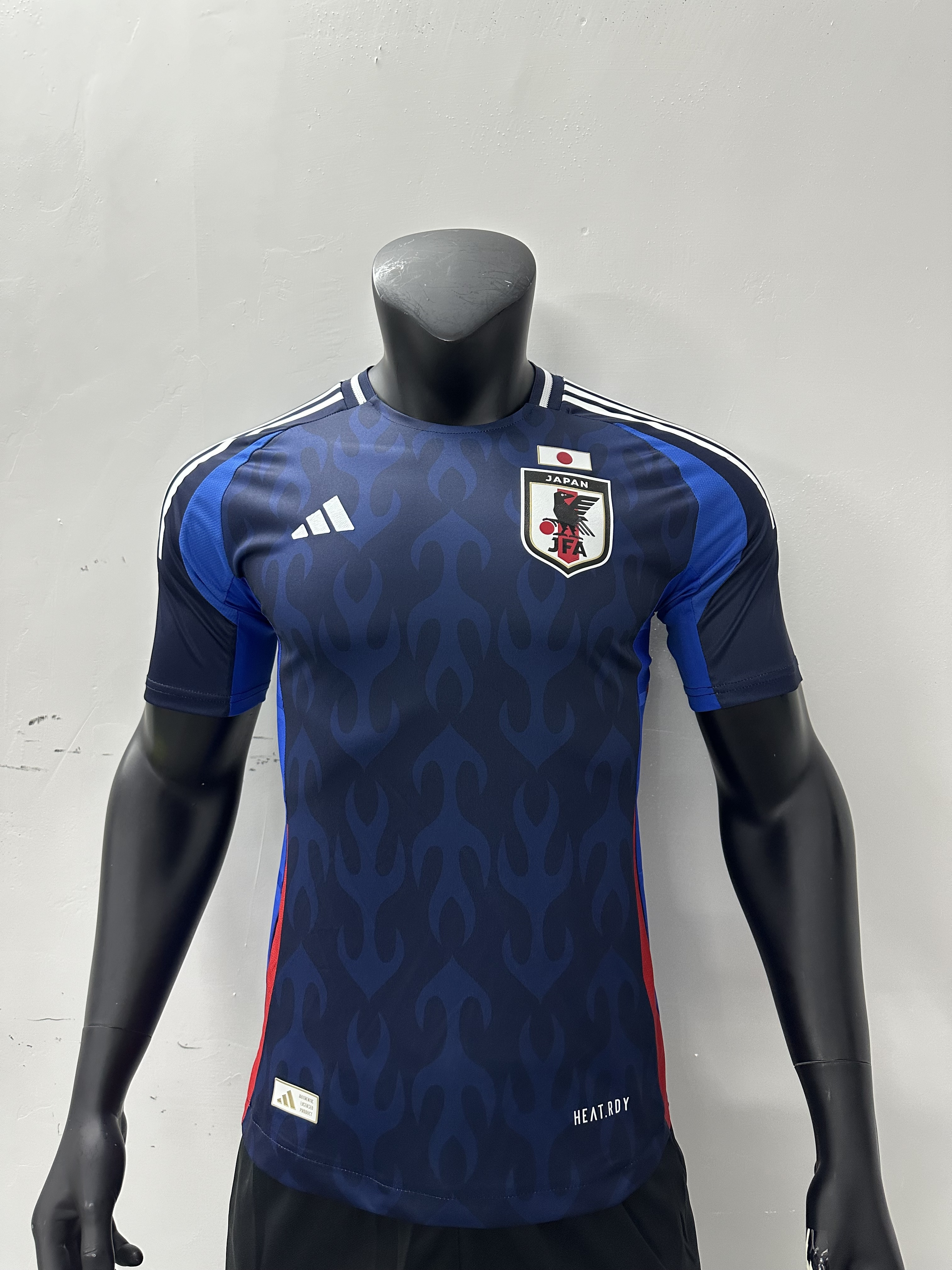 Camiseta Japón, Local 24-25