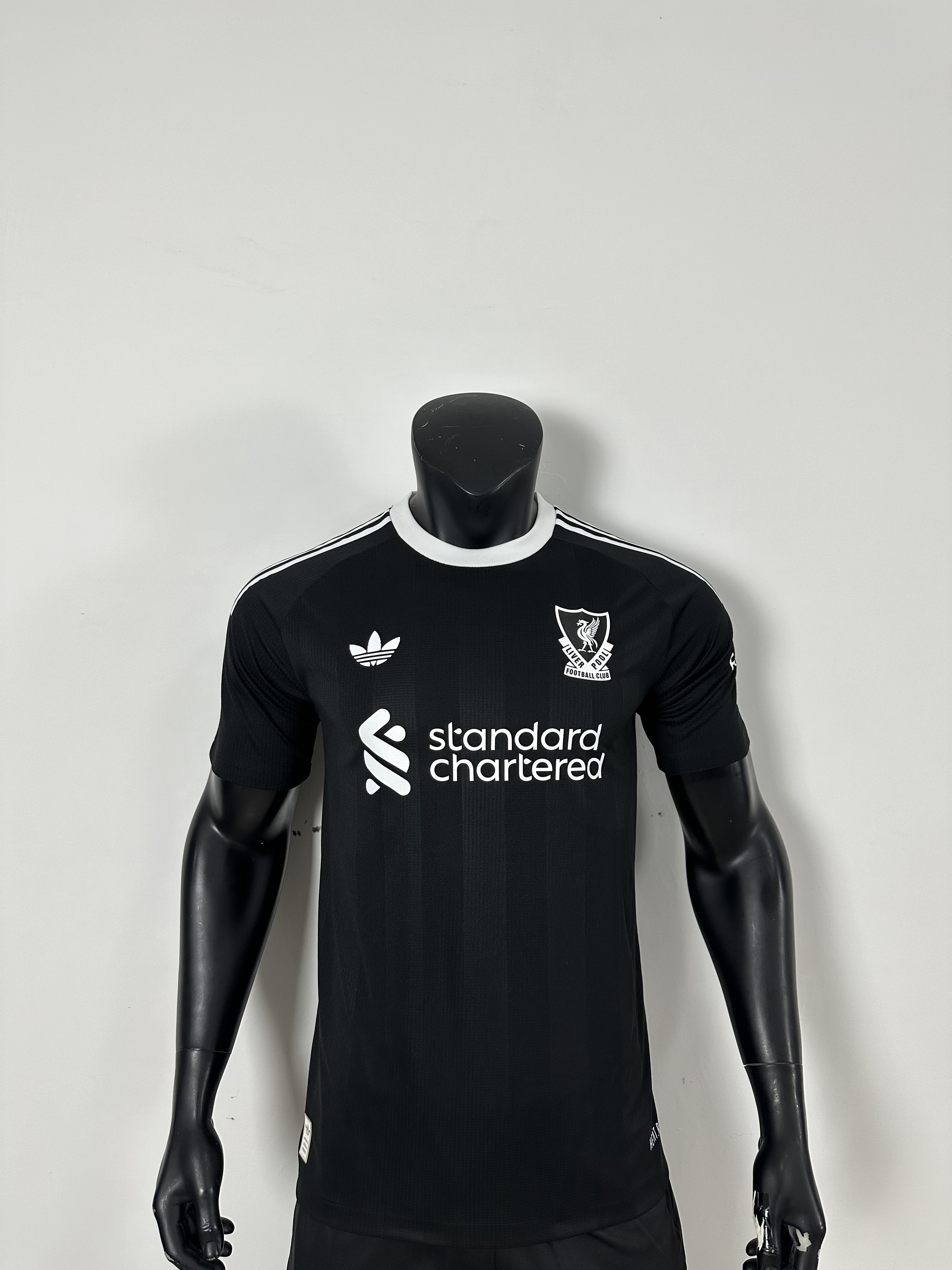 Camiseta Liverpool, Portero 25-26