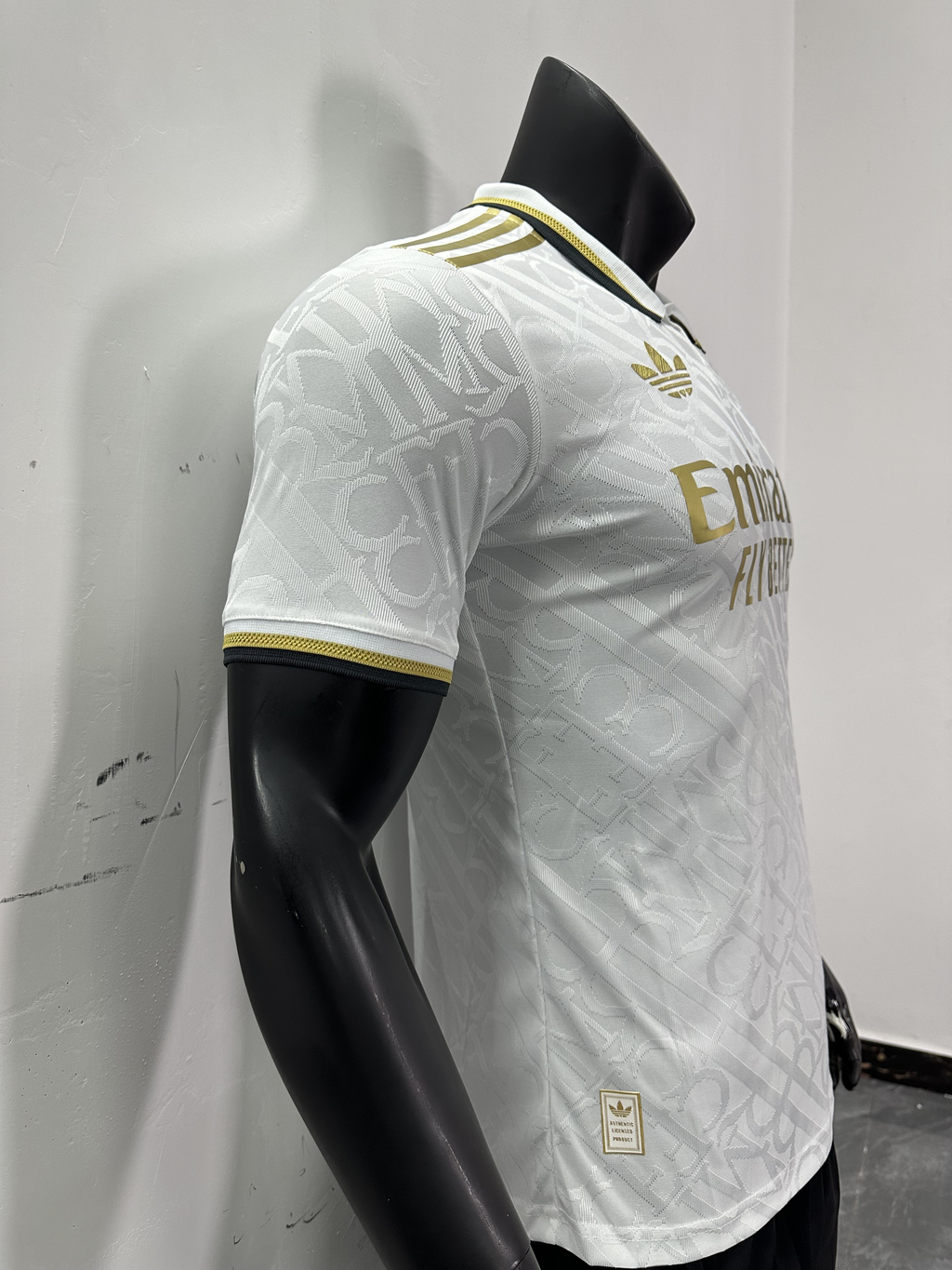 Camiseta Real Madrid, Especial Golden 24-25